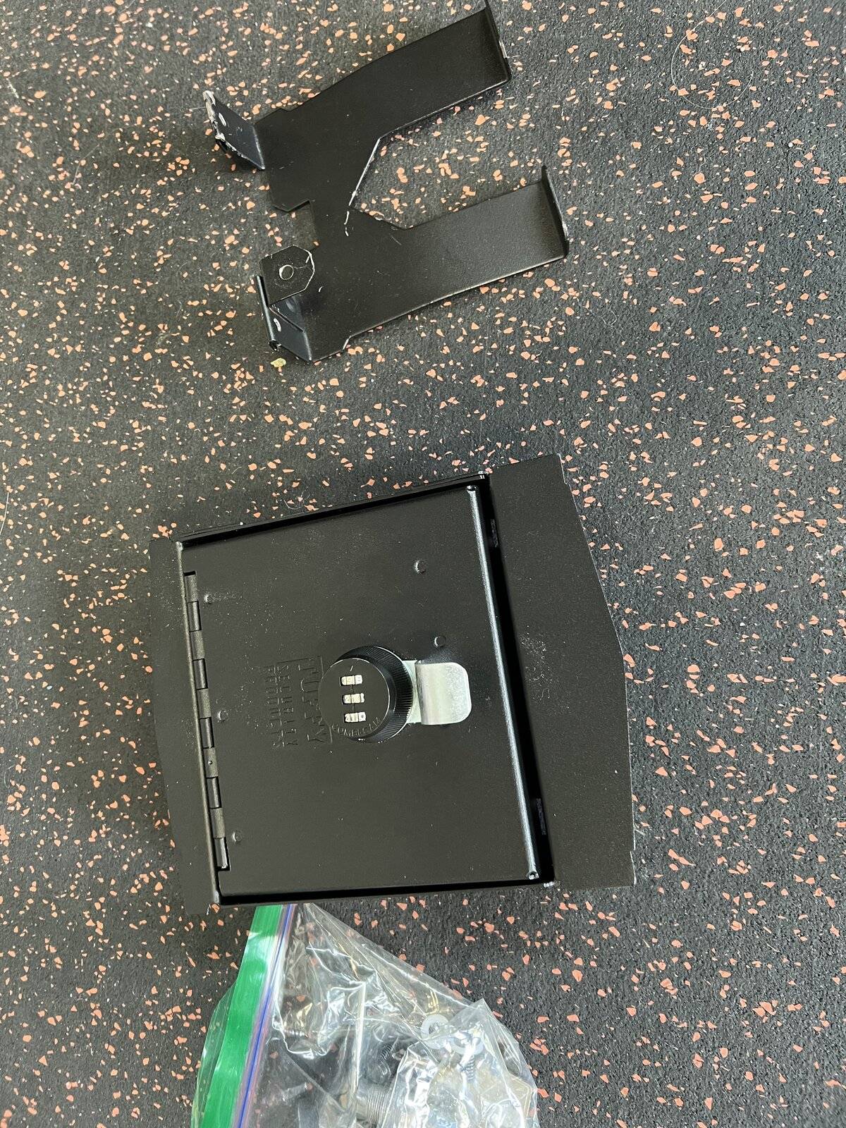 Jeep Wrangler JL Tuffy Center Console Safe IMG_0849