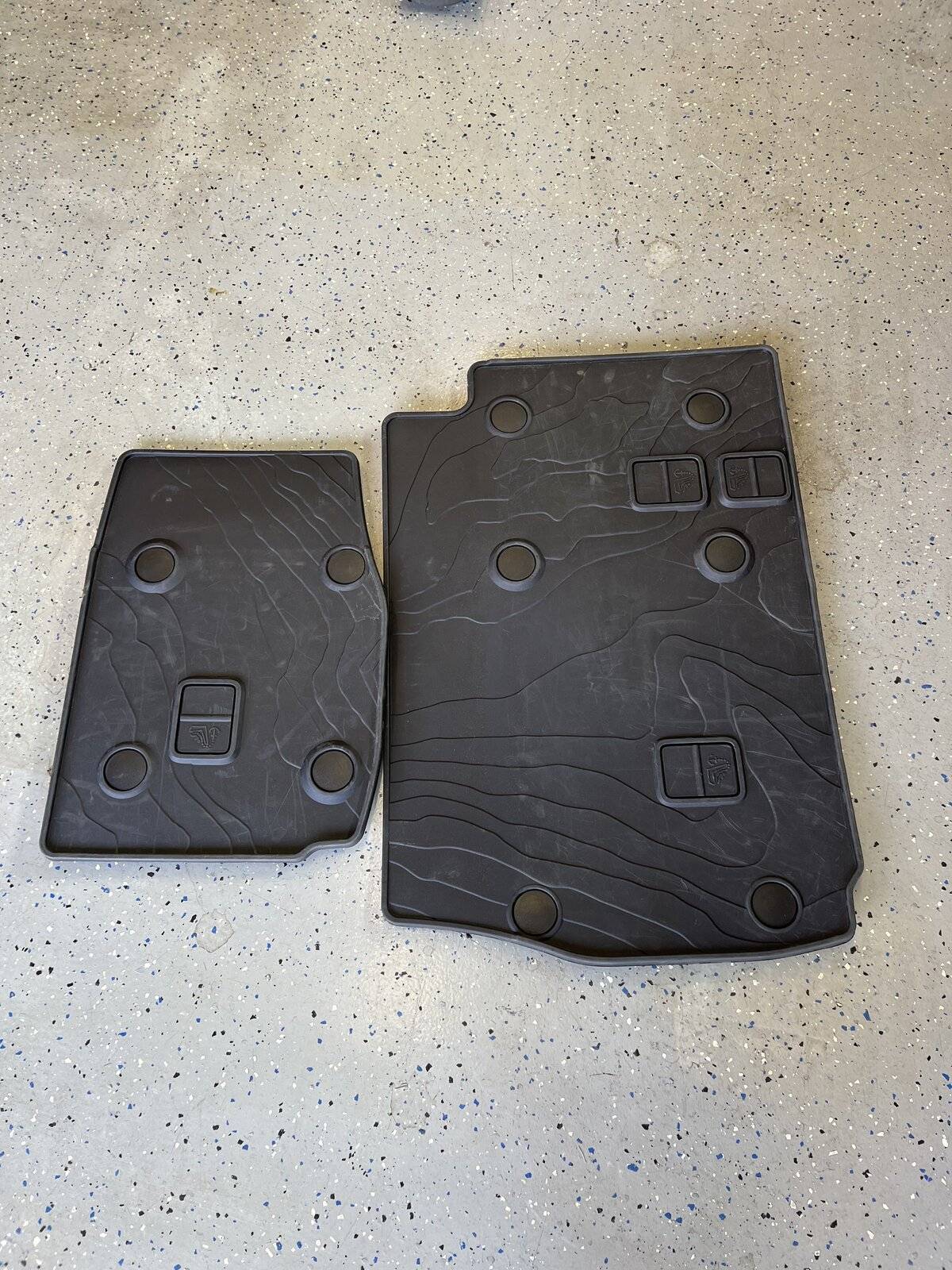Jeep Wrangler JL Mopar Trunk Liner Rubber Mat IMG_0855