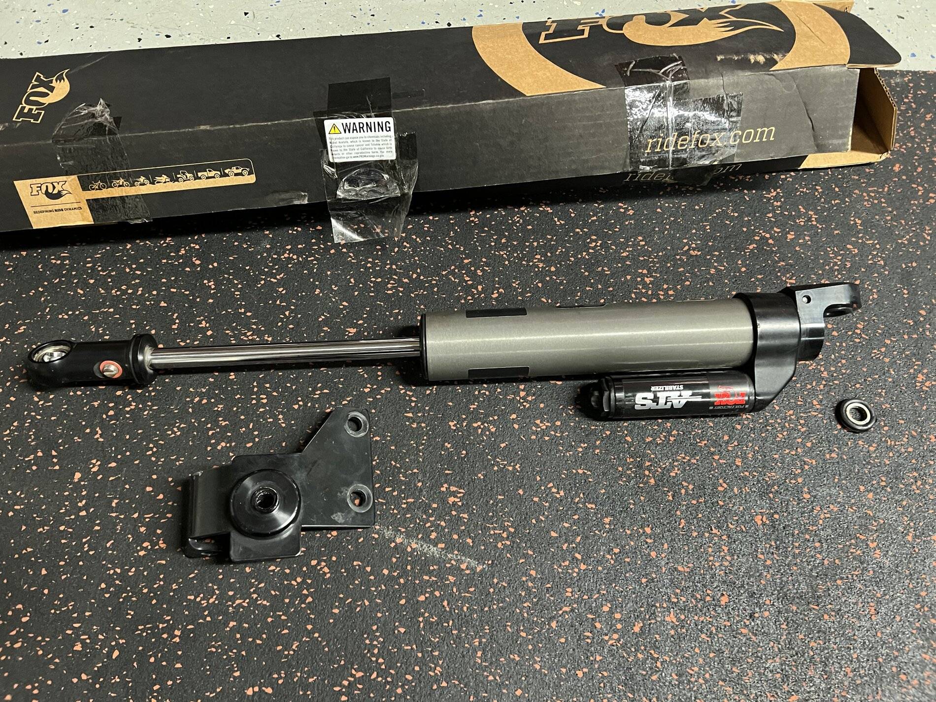 Jeep Wrangler JL Fox ATS Steering Stabilizer + Custom Red Fox Decals IMG_0955