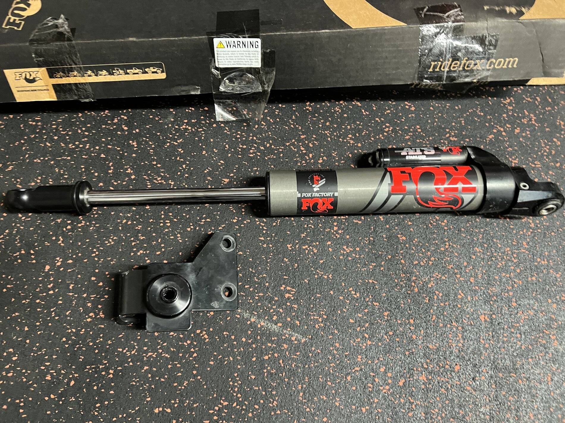 Jeep Wrangler JL Fox ATS Steering Stabilizer + Custom Red Fox Decals IMG_0953