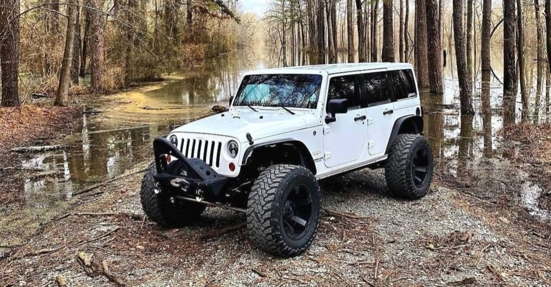 Jeep Wrangler JL Help with blackout look? Screenshot_20211101-234037_Instagram