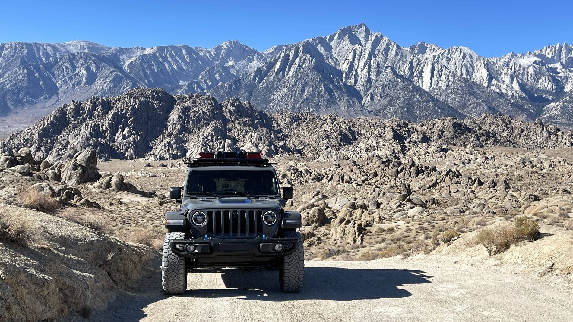 Jeep Wrangler JL Rubicon 4Xe at Eastern sierras off roading 75A323AB-C2A4-4885-B1AF-B855818C3F47