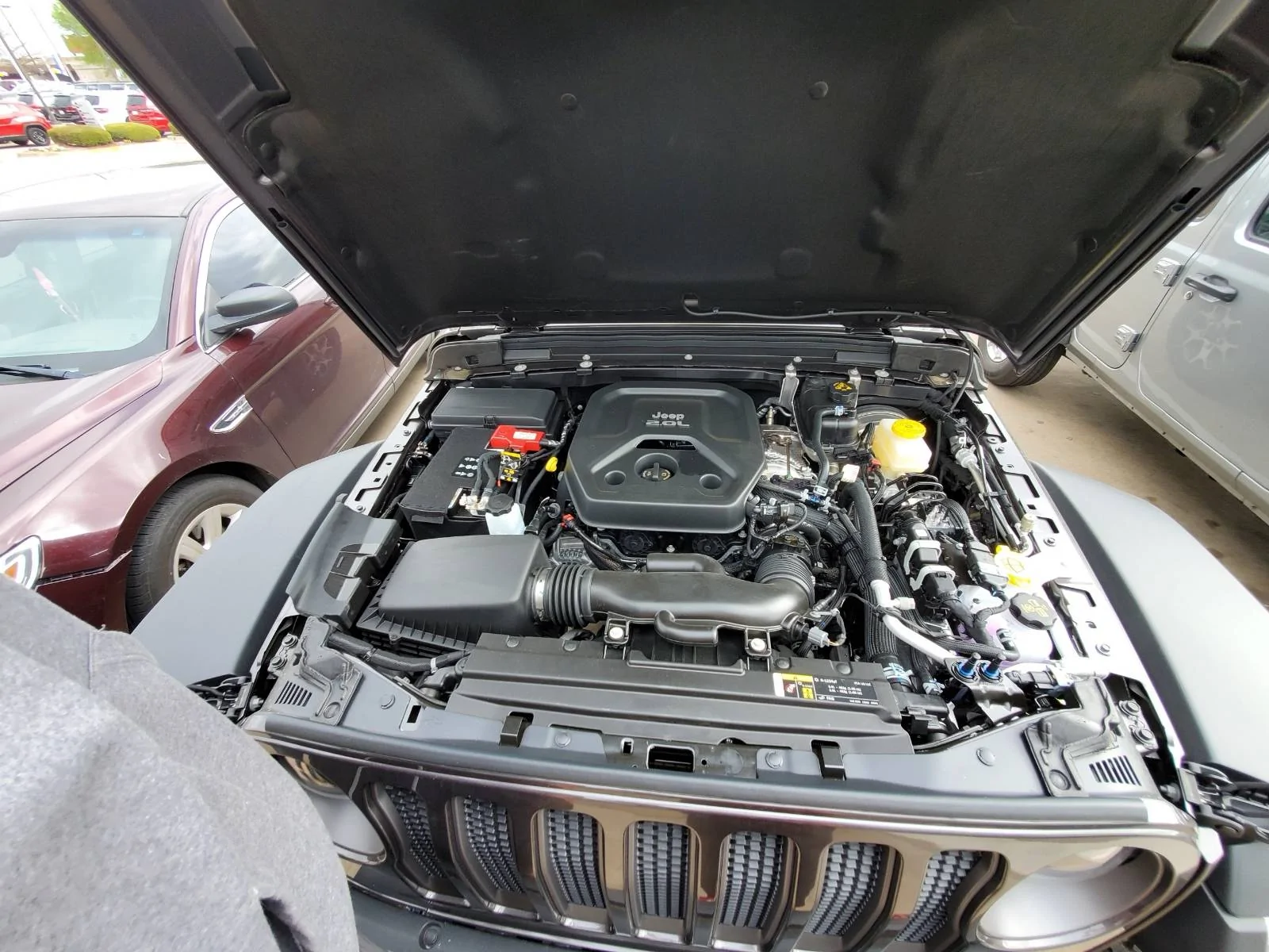 Jeep Wrangler JL 2.0-liter four-cylinder engine 48CA162D-A13D-46F2-8CCE-E087C066D707