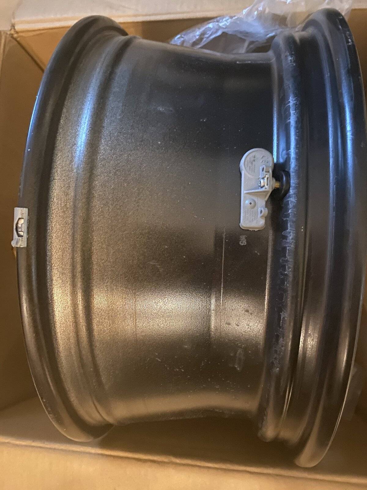 Jeep Wrangler JL TPMS question stockjlrimwith tpms