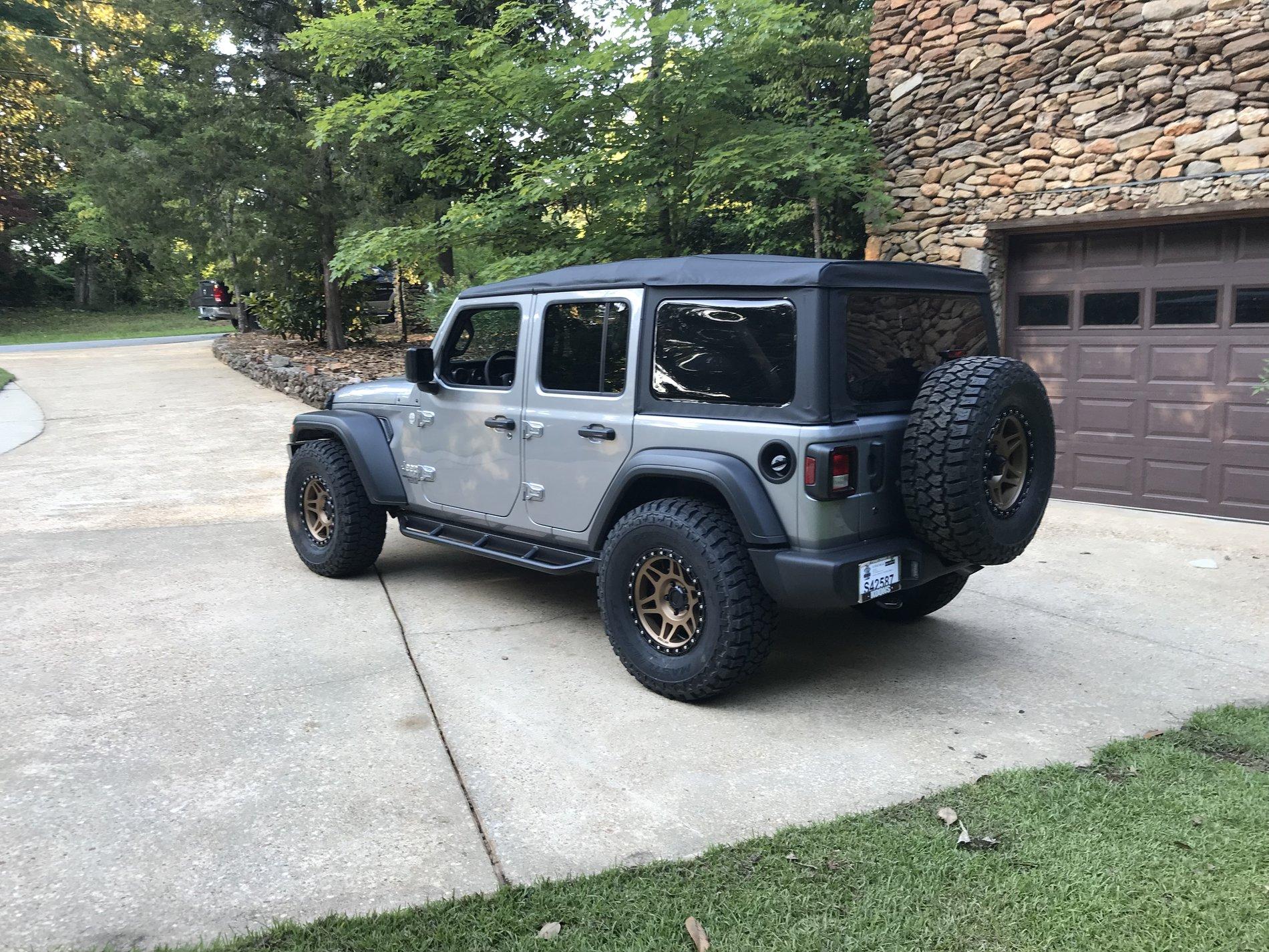 Jeep Wrangler JL Bronze Wheels on JL? 7B136235-1838-48EC-B952-095777037851