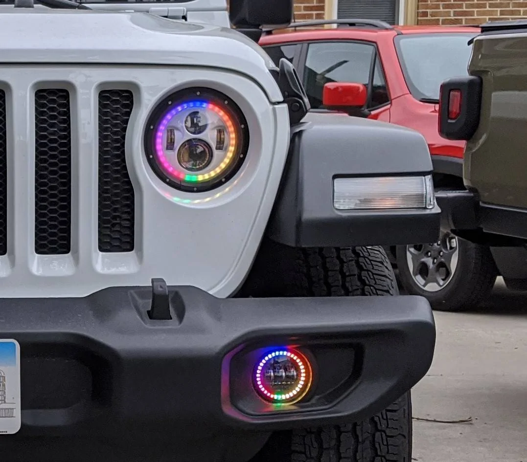 Jeep Wrangler JL Quake LED headlights vs Oculus quake colors