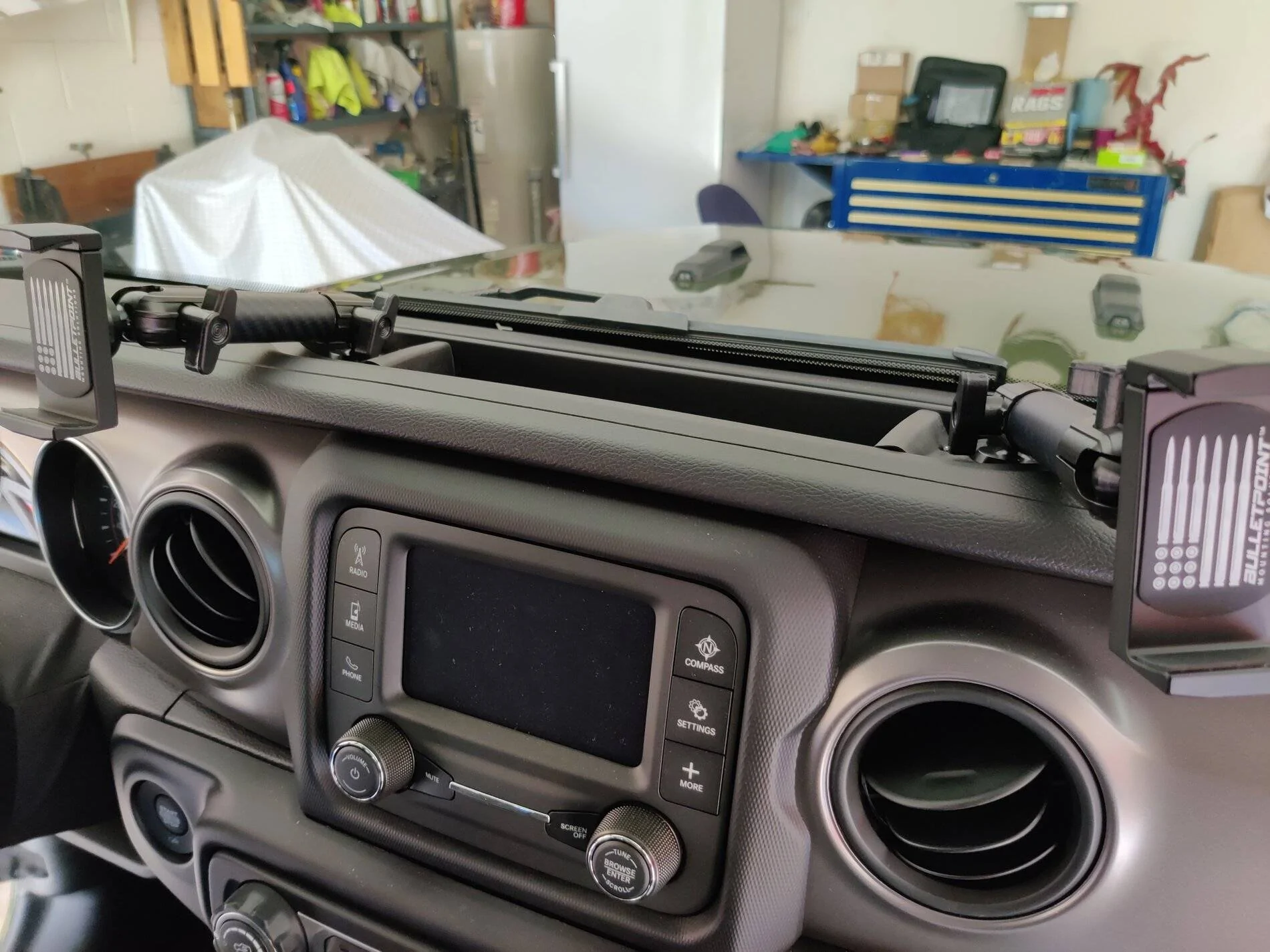Jeep Wrangler JL Phone mounts. IMG_20211106_132625