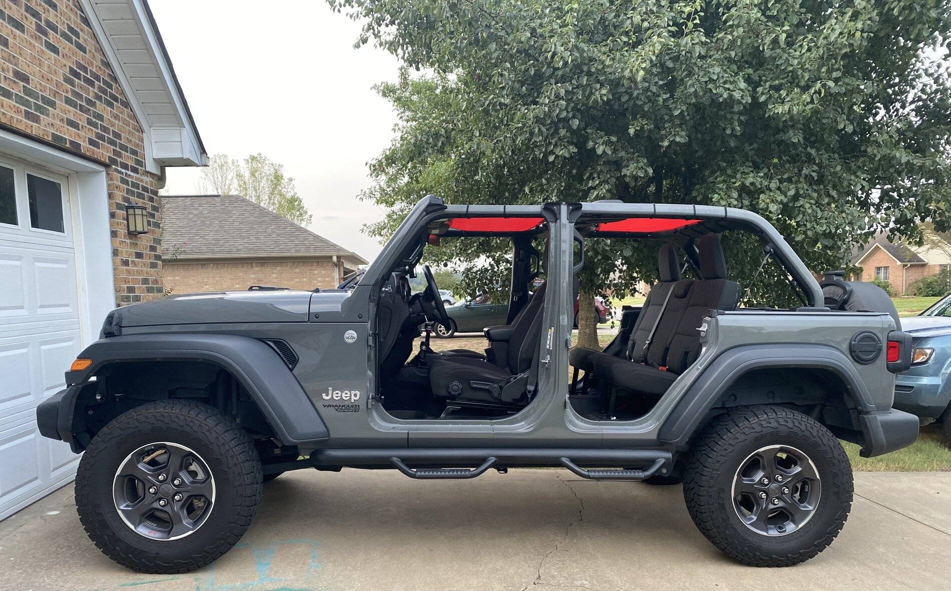 Jeep Wrangler JL Alien SunShade EB167104-7E08-44E2-A239-B9D5DD2D74C9