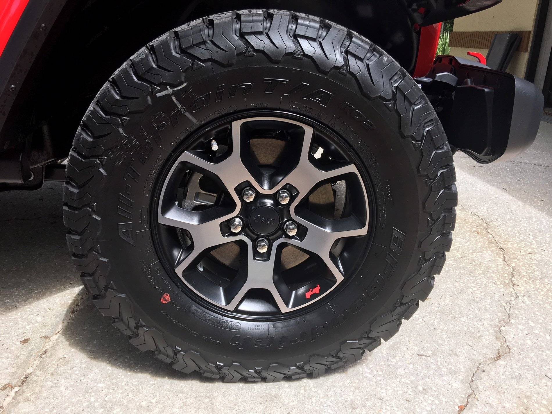 Jeep Wrangler JL 5 Rubicon Takeoffs w/ TPMS iu-1 11.32.36 AM