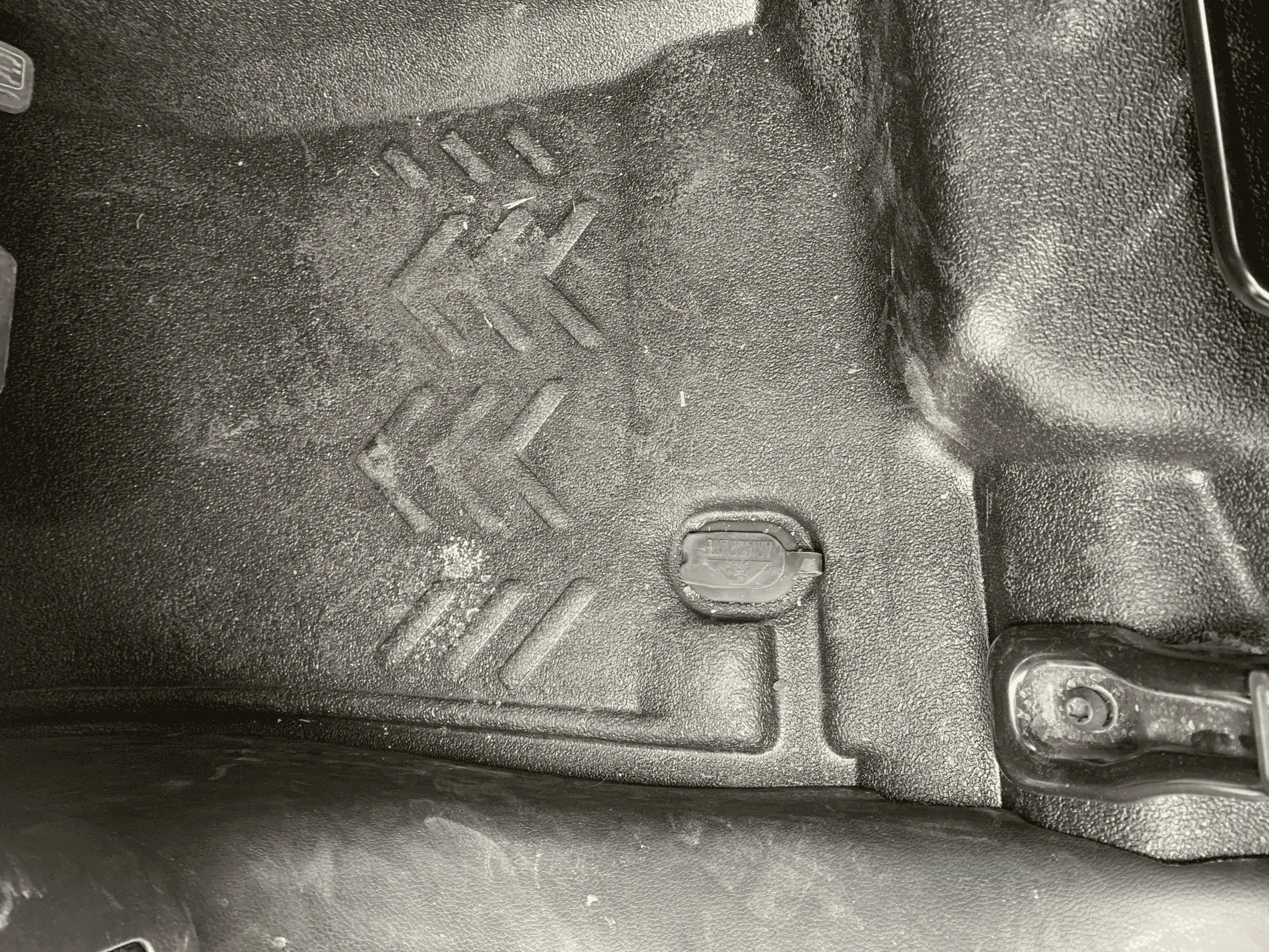 Jeep Wrangler JL Armorlite Flooring Review tempImage8cB44O