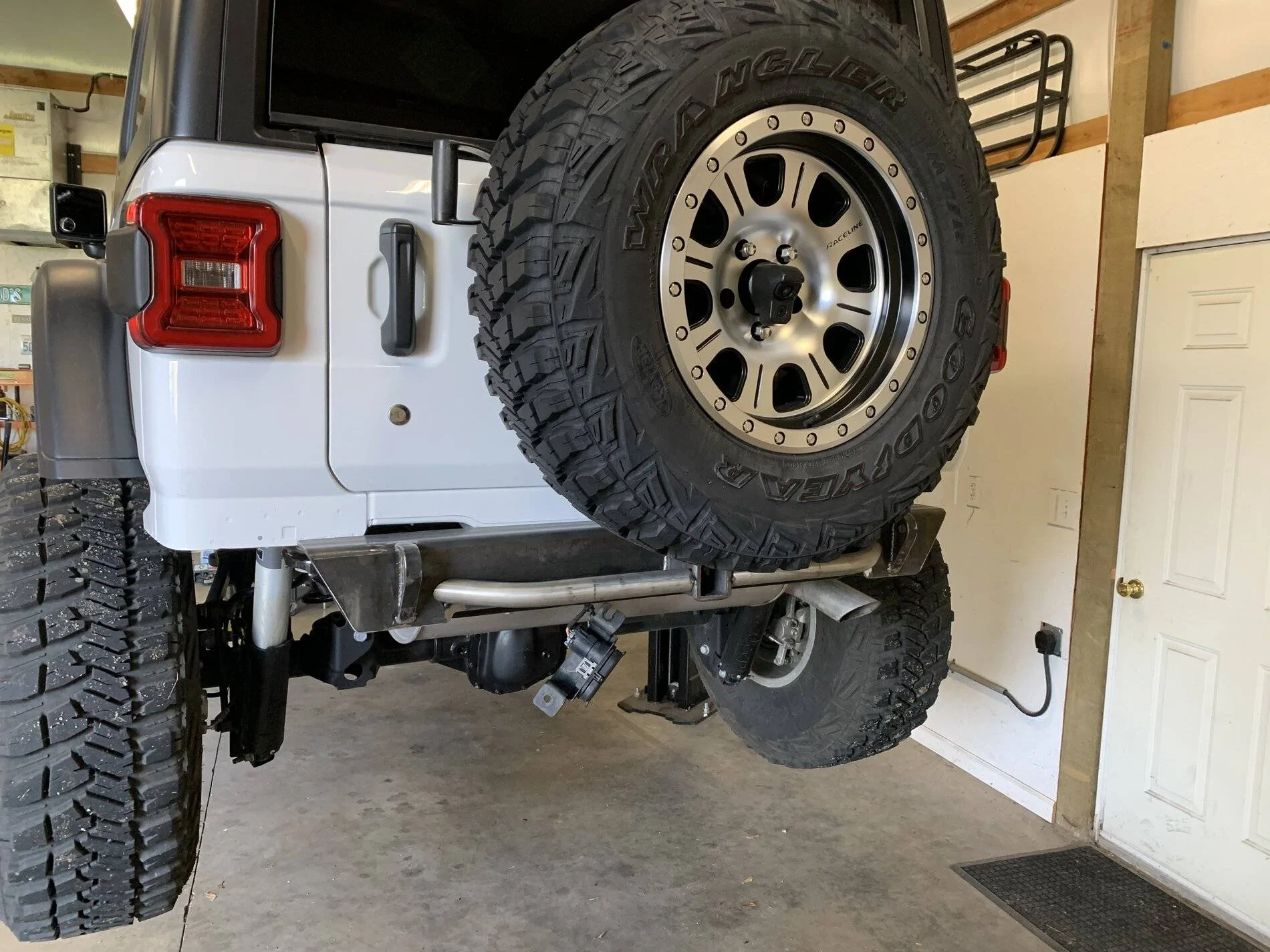 Jeep Wrangler JL Minimalistic Rear "Bumper" IMG_3299