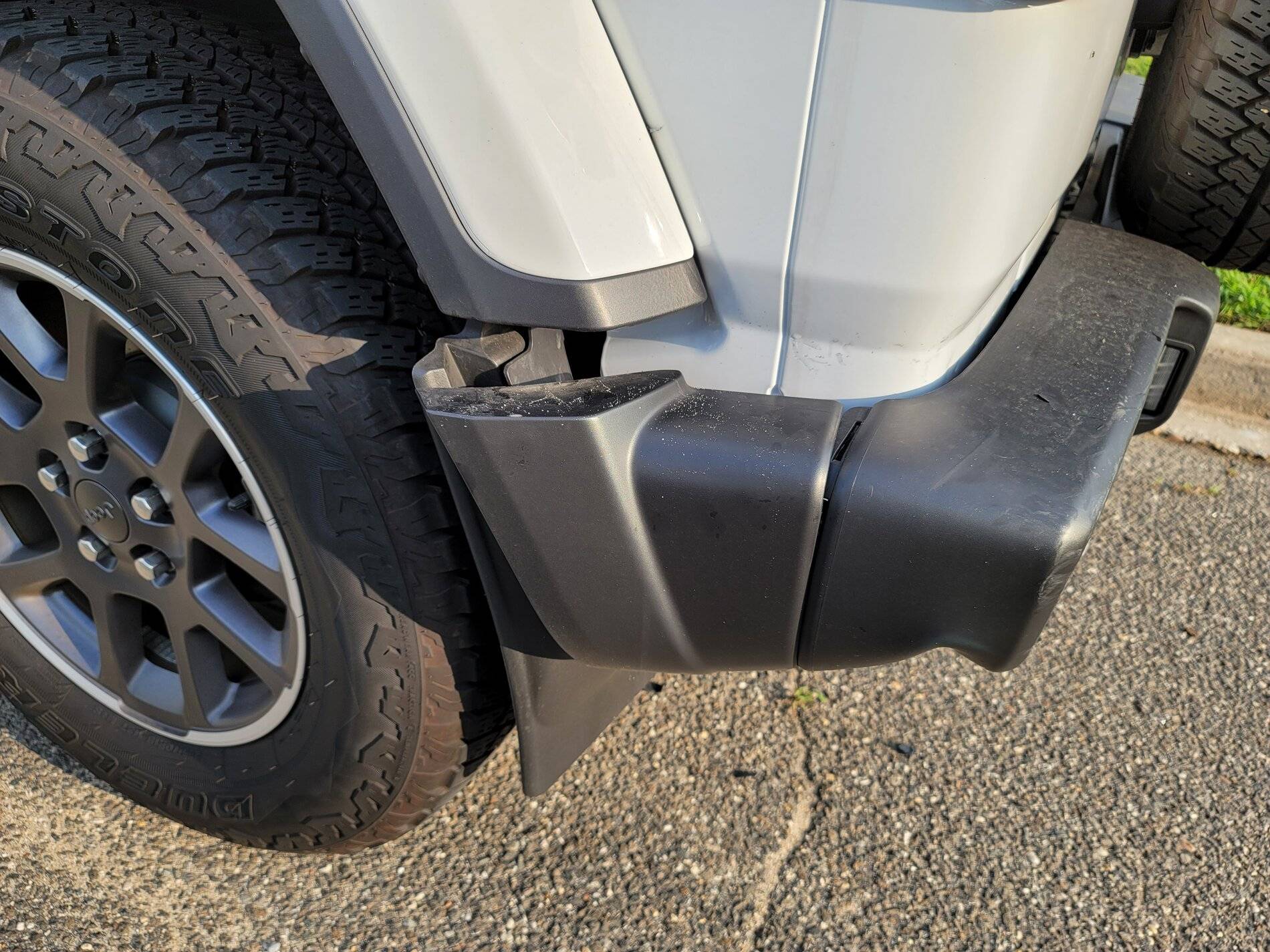 Jeep Wrangler JL Got rearended 20210906_080900