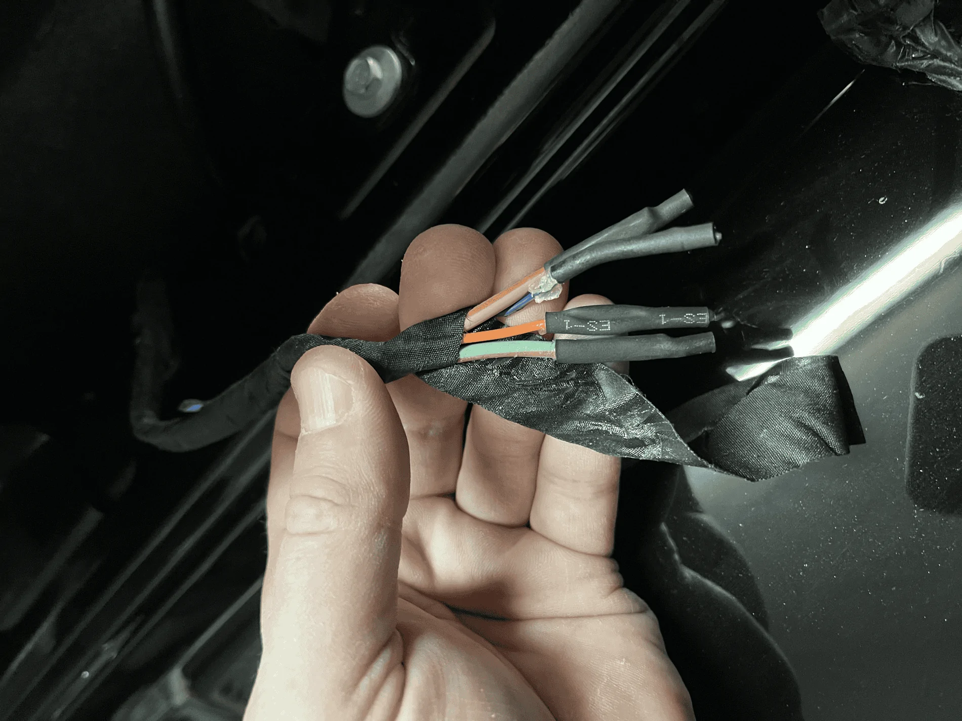 Jeep Wrangler JL 392 Aux switch harnesses tempImageJ5GDmd