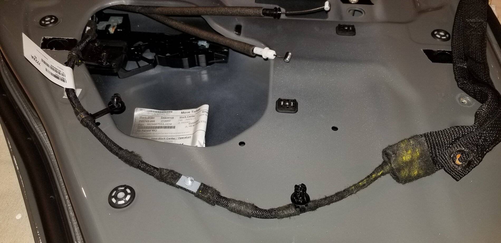 Jeep Wrangler JL Half Door Disassembly - Rear 20211112_124440
