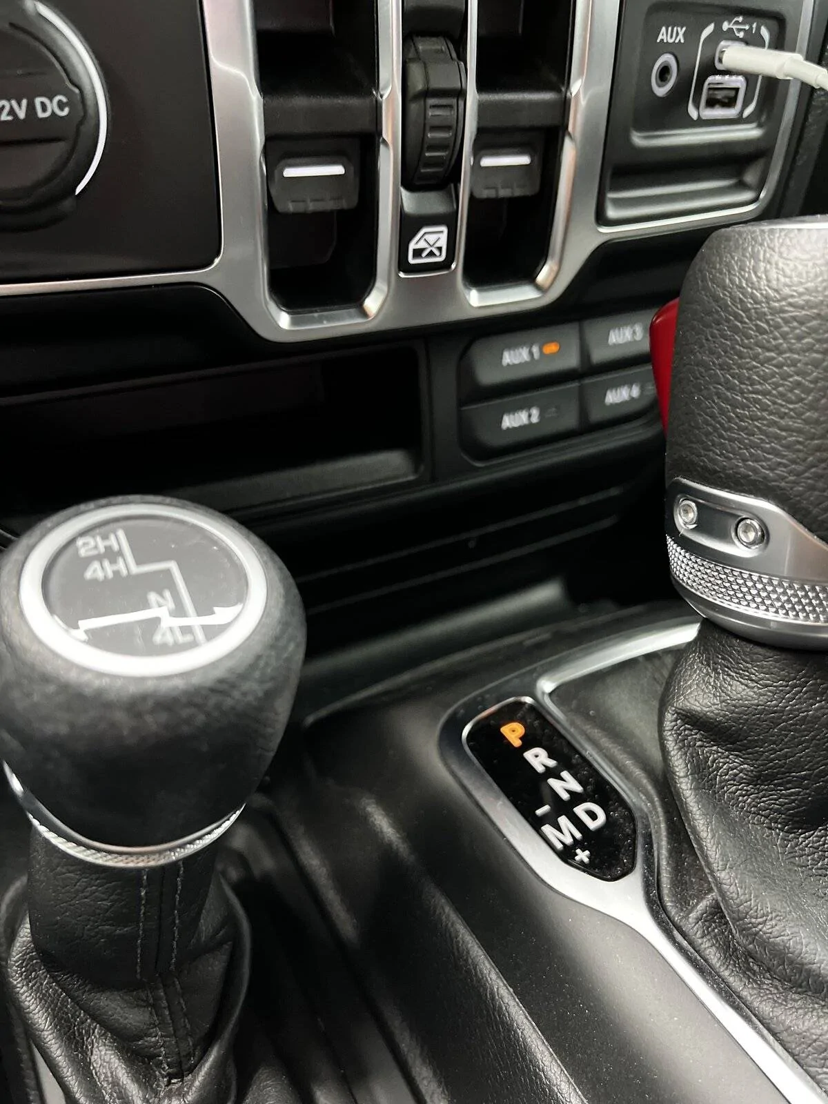 Jeep Wrangler JL Auxiliary Switch Bank tempImagea2W8T2
