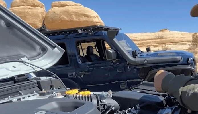 Jeep Wrangler JL Sting Gray vs New Earl Gray 1636916269498