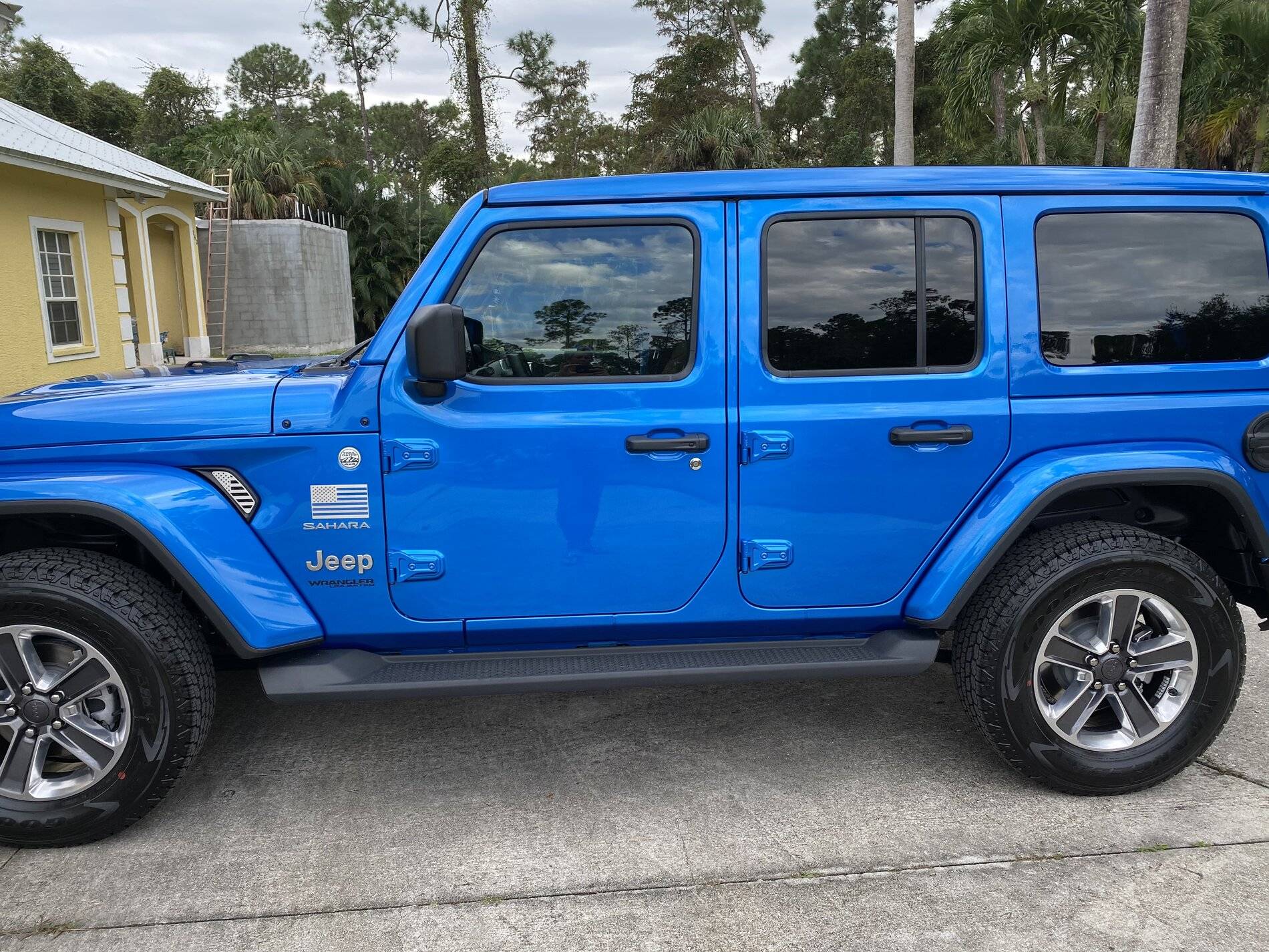 Jeep Wrangler JL Step ideas non-black. E2655A8B-F909-40B3-91EF-CFEF41C201E8