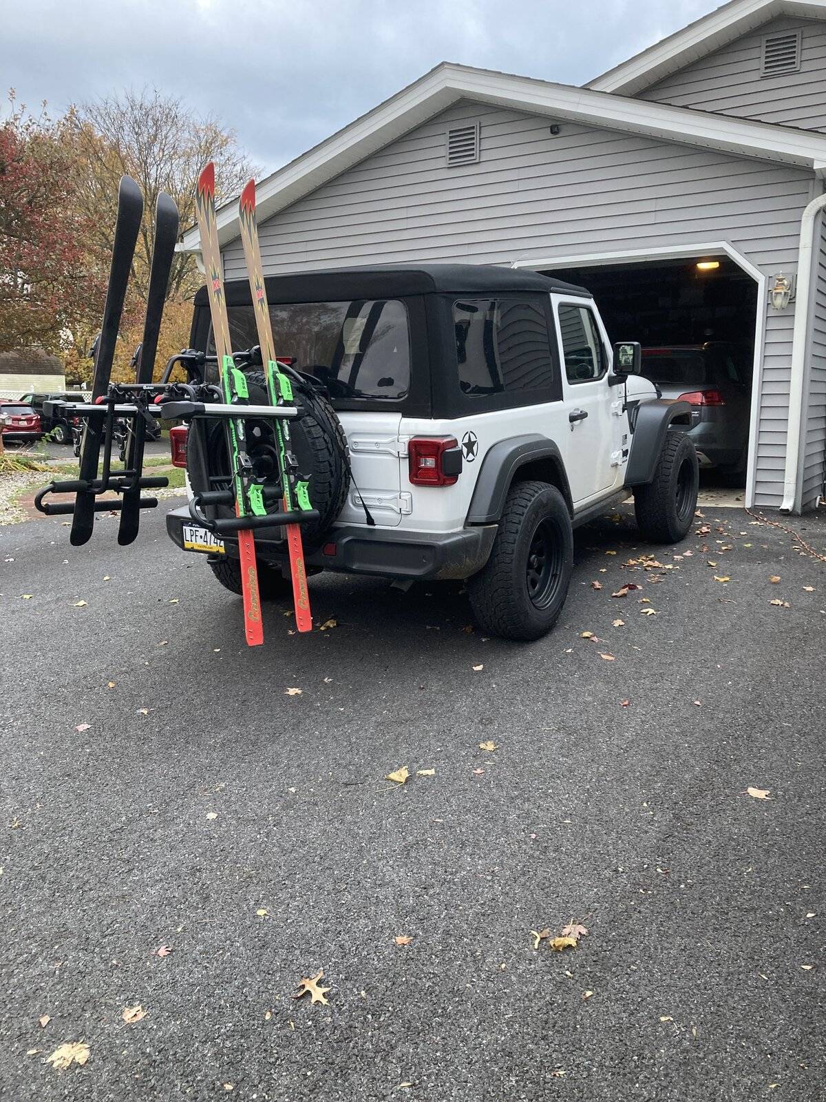 Jeep Wrangler JL Ski Rack For Spare Tire E3E4B803-F818-4683-B304-0ADB2D4DD403