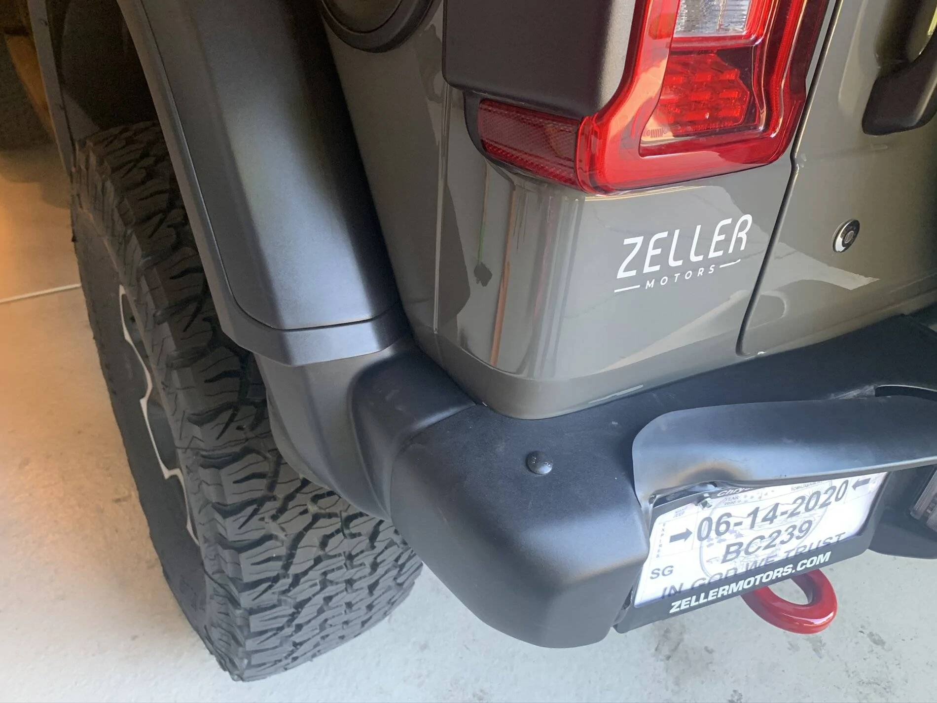 Jeep Wrangler JL Steel Bumper vs. Post 86876BA2-1DFE-452A-8D13-87401F286B55