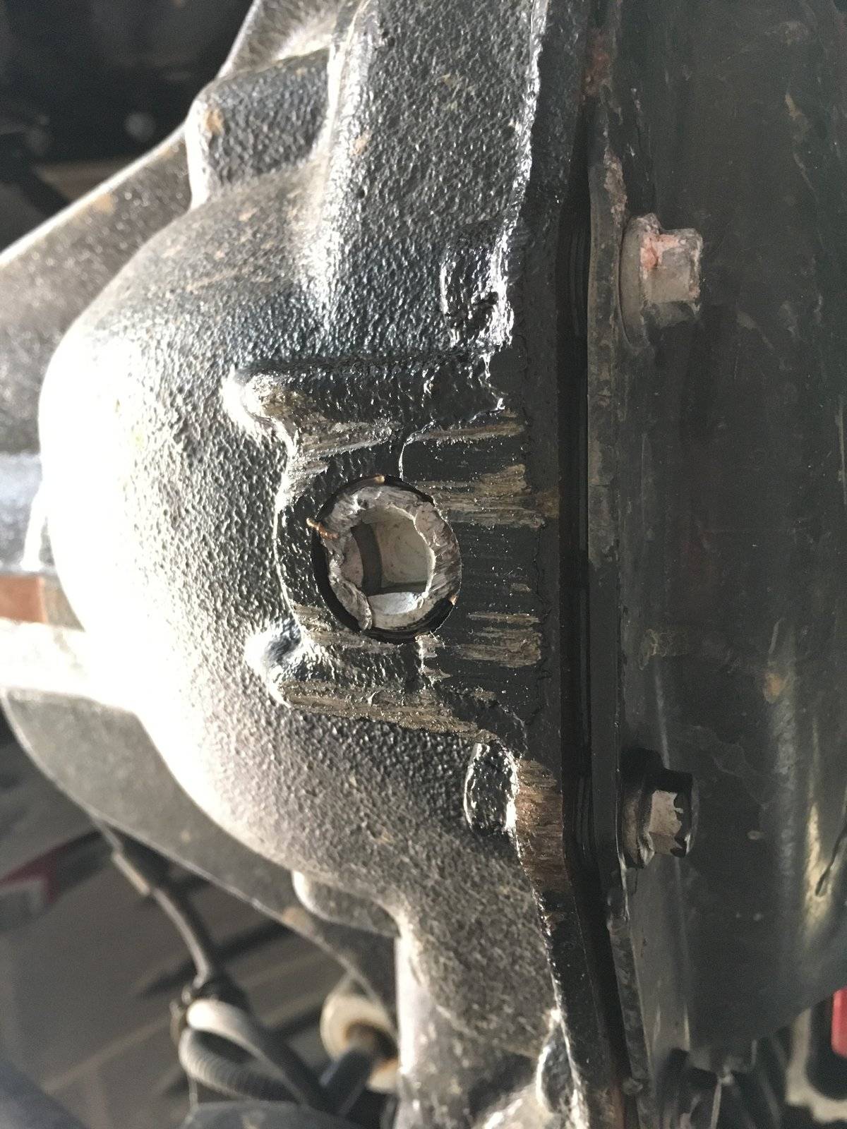 Jeep Wrangler JL It’s true: the drain plug has been removed from the front diff on Rubicon 9B2FD529-A7BF-4E1E-83A6-333B57DCF2AE