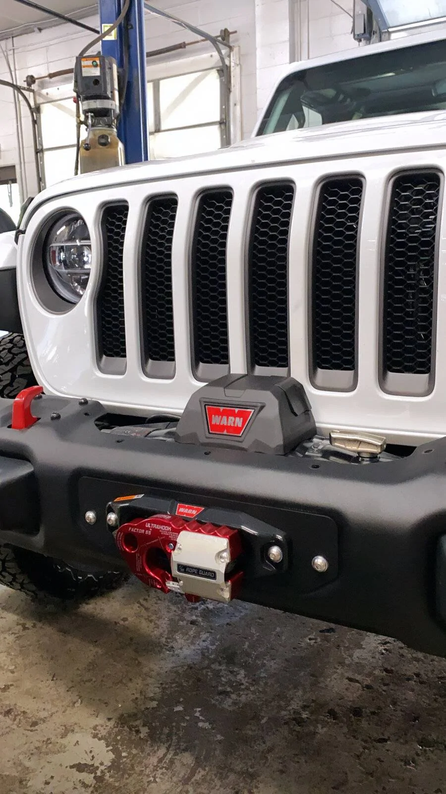 Jeep Wrangler JL winches to fit the JLR's optional steel bumper? 9A289B24-5D72-418D-8AA3-AF7F8CE84261