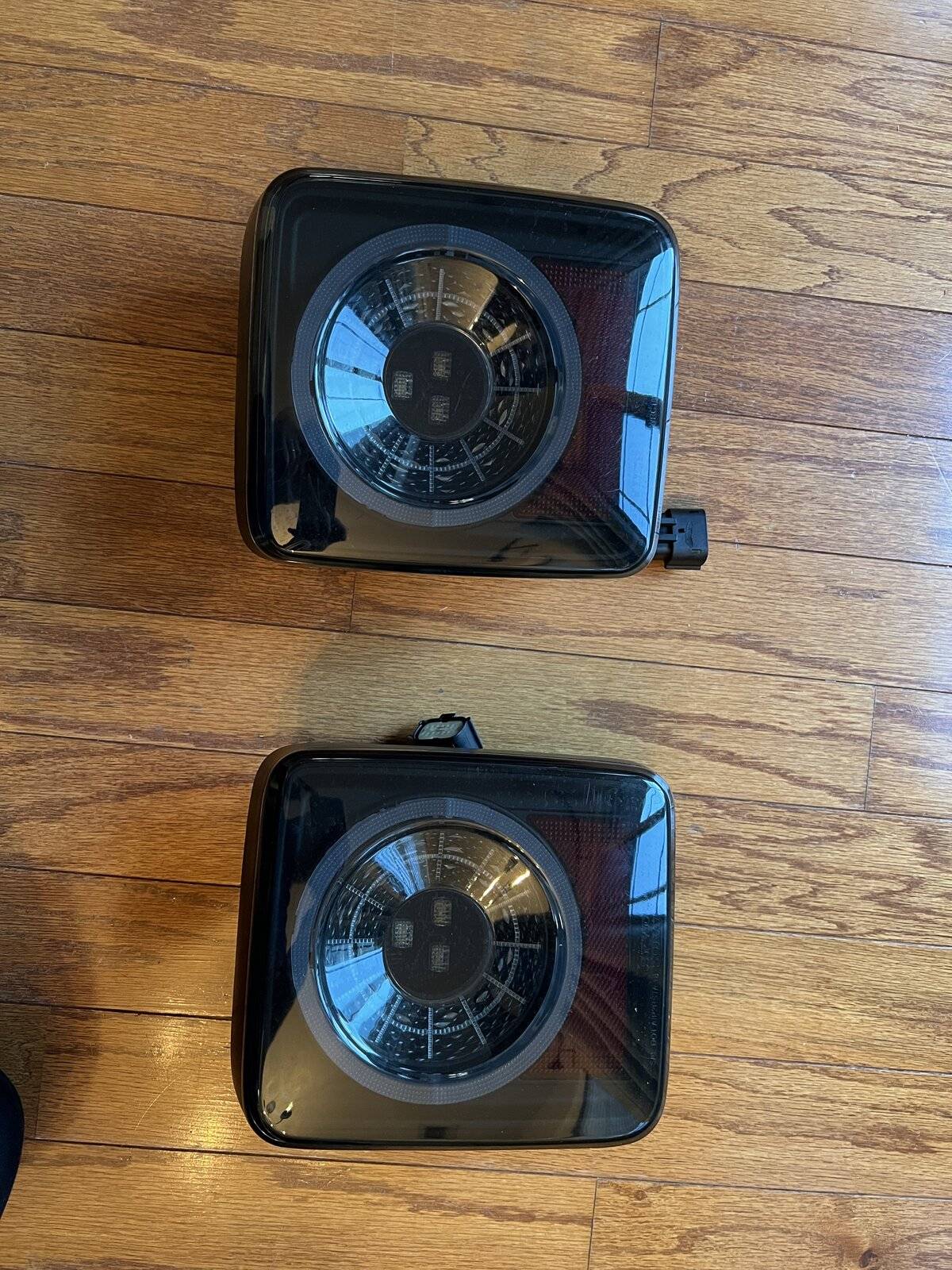 Jeep Wrangler JL Sequential LED tail lights 09F40267-2CFA-4844-BB57-4FB2F9B7D70B