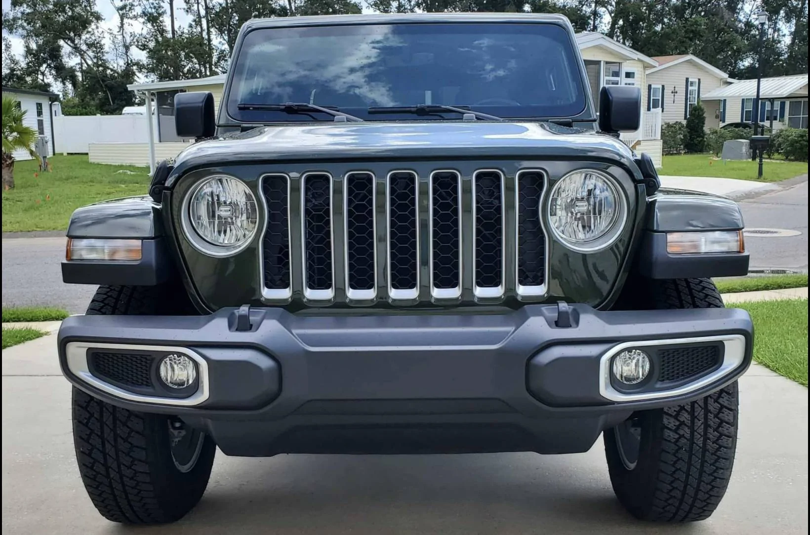 Jeep Wrangler JL Gladiator to Islander Plastic Front Bumper BB37147E-13E8-428C-A3AC-601565E11CE3