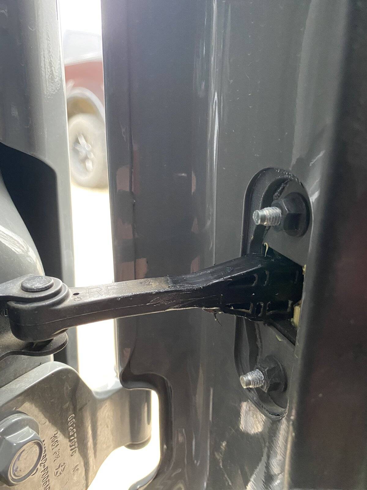 Jeep Wrangler JL Over extended passenger door damage C1A42C90-C775-43C8-8340-7C77D9E7062A