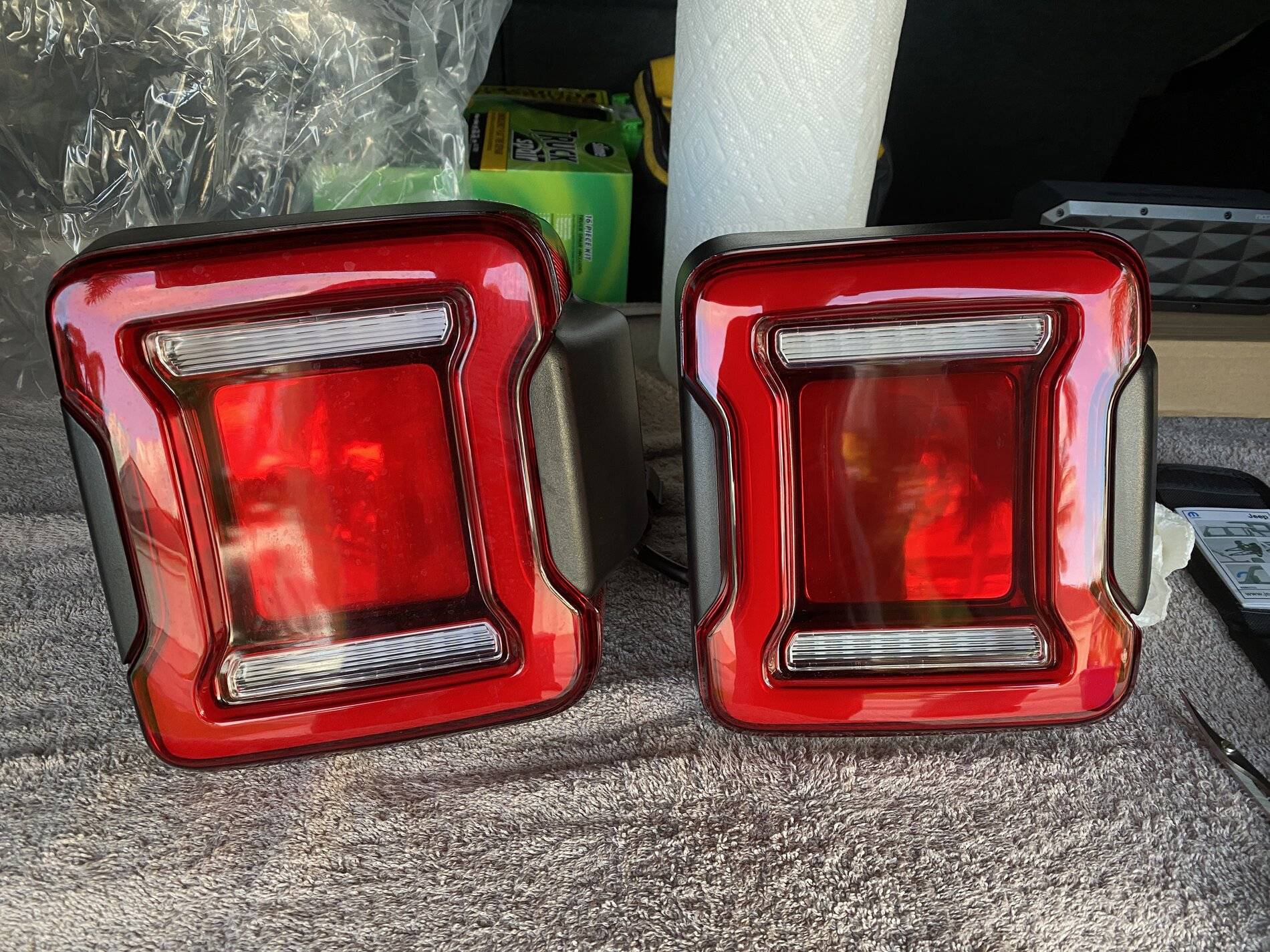Jeep Wrangler JL Aftermarket LED Tail Lights F8743BF6-B254-4371-BB58-A2F48F4B1663