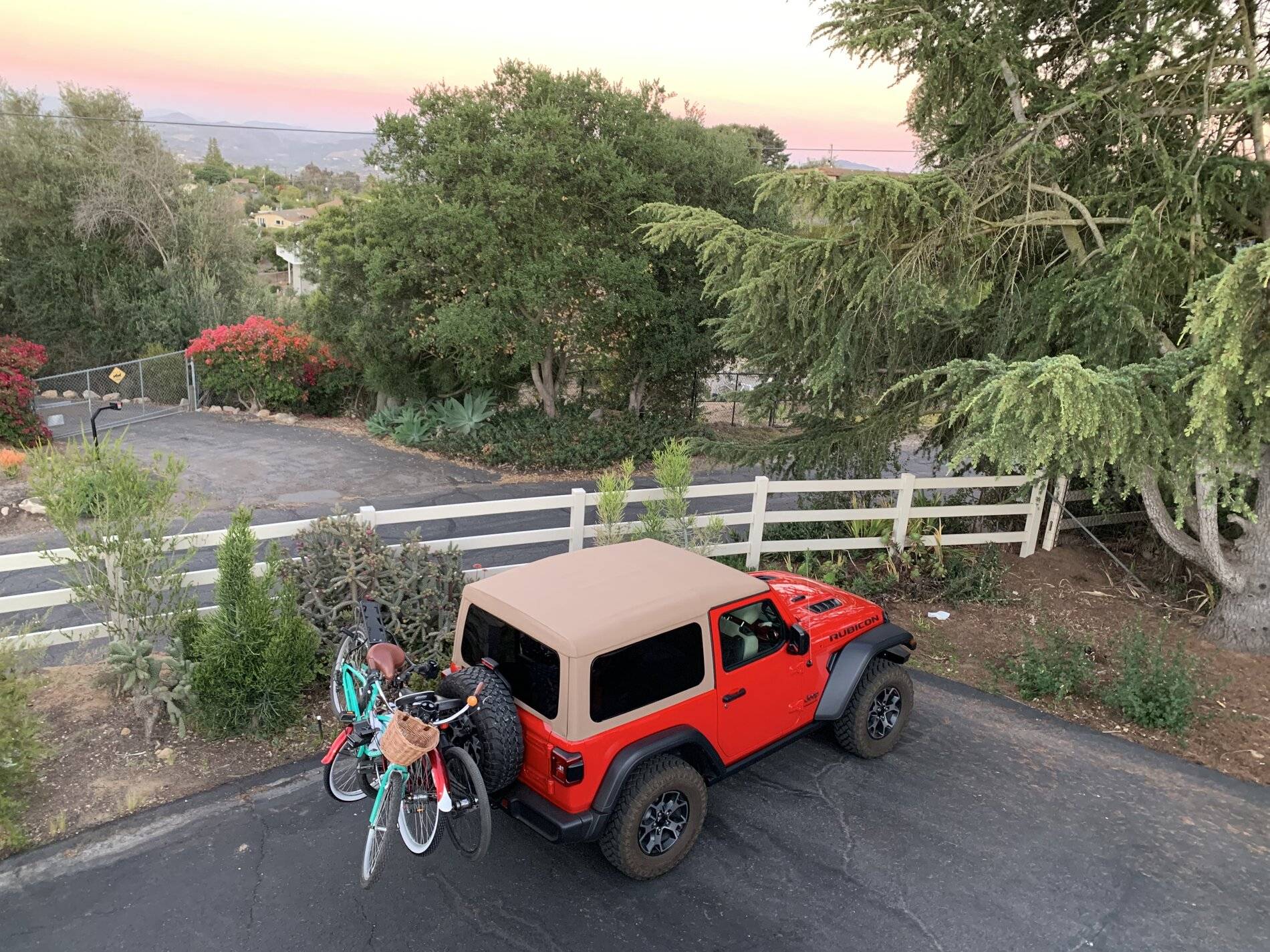 Jeep Wrangler JL Sting Gray with Tan Top?? 6D0F152D-4031-4929-88FA-ABED27F56936