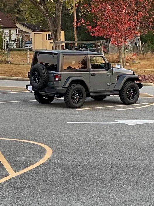 Jeep Wrangler JL Rubicon or willys ???? 254957353_4821430434558384_96257857457253645_n