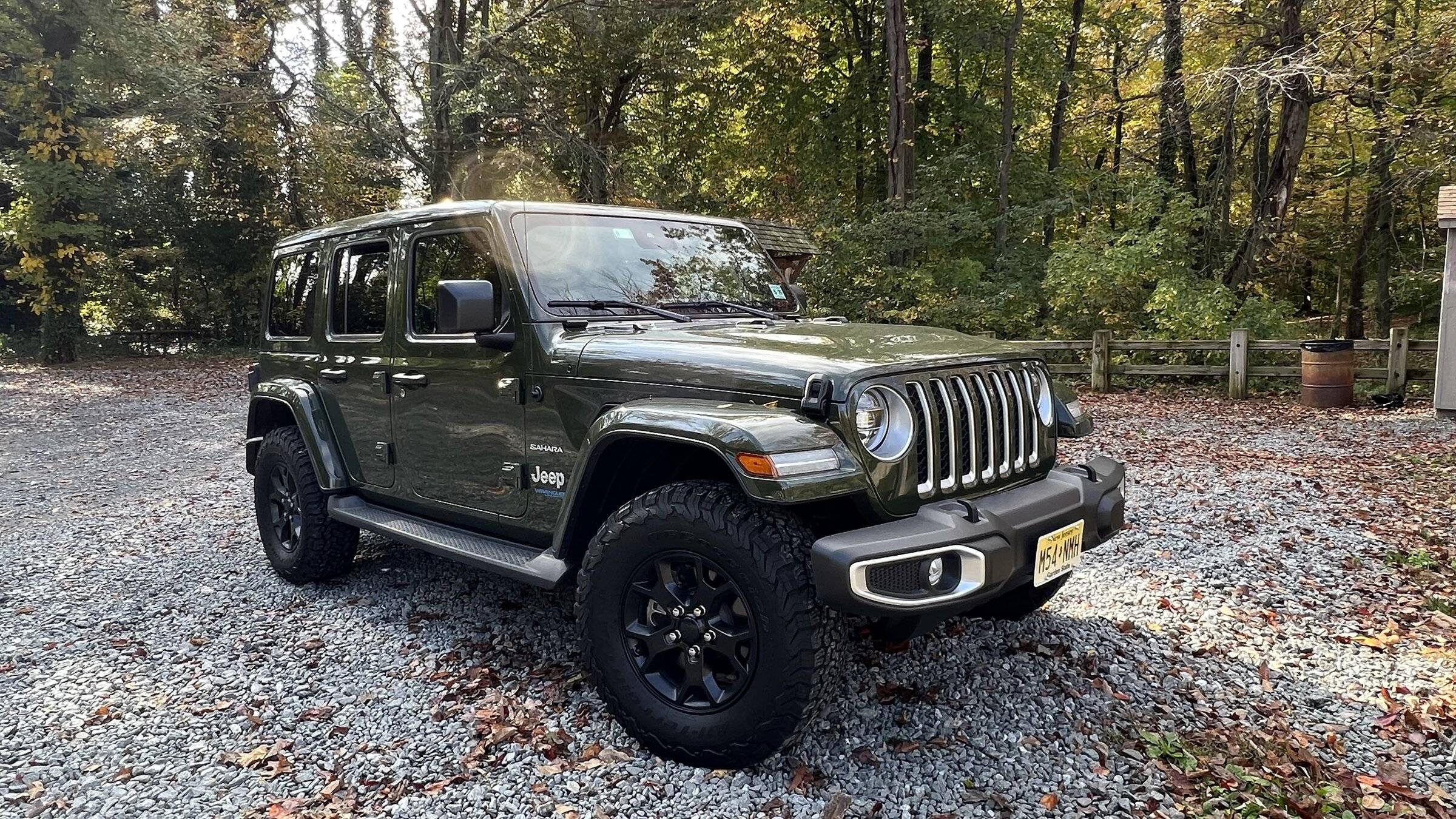 Jeep Wrangler JL Replacing Sahara 4xe silver trim 07B9B9F0-AE3D-4972-AE58-FC570912AFB6