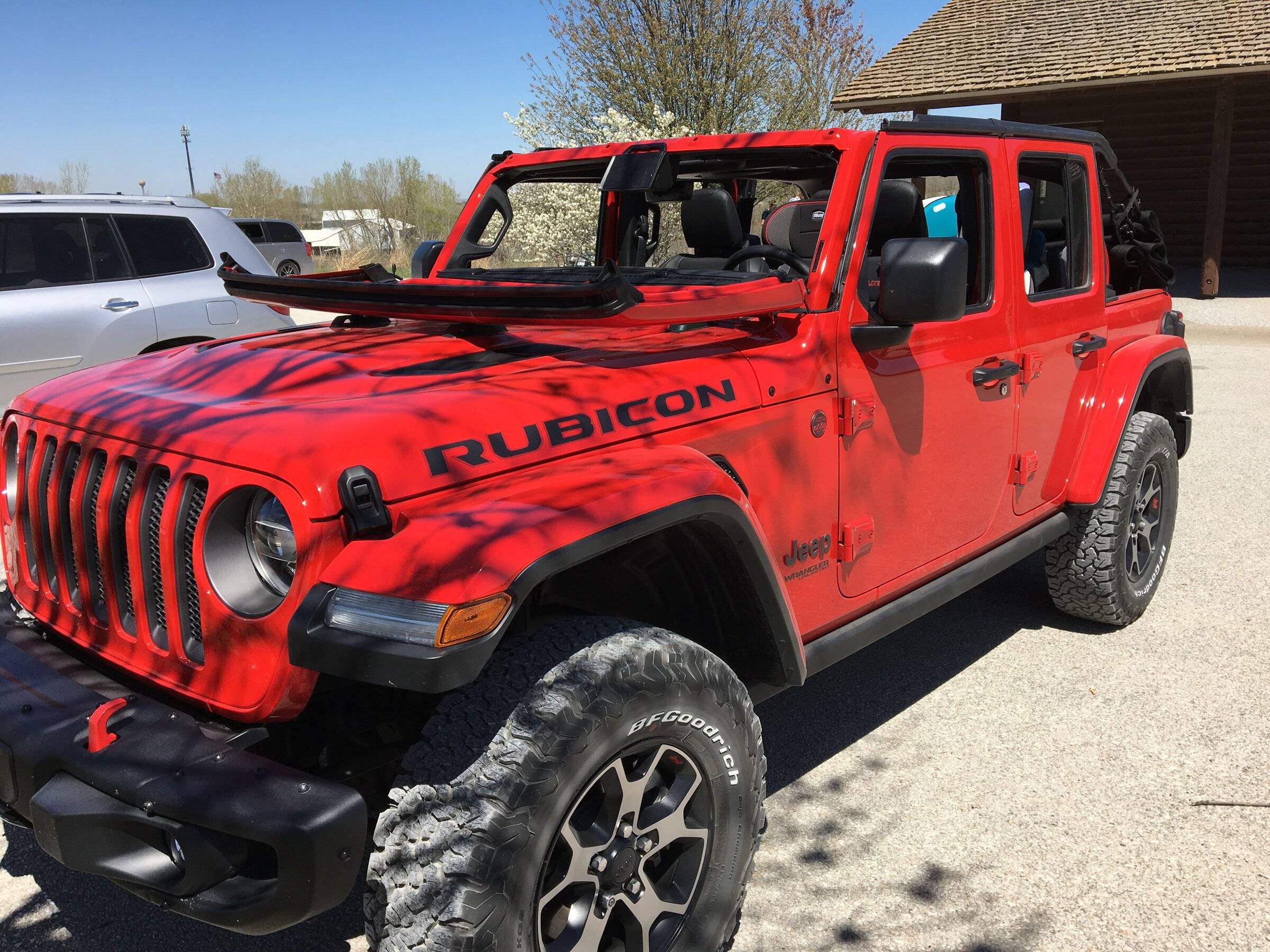 Jeep Wrangler JL Anyone fold down their windshield? 6326A5B0-D364-4497-9705-1F2FFA225C40