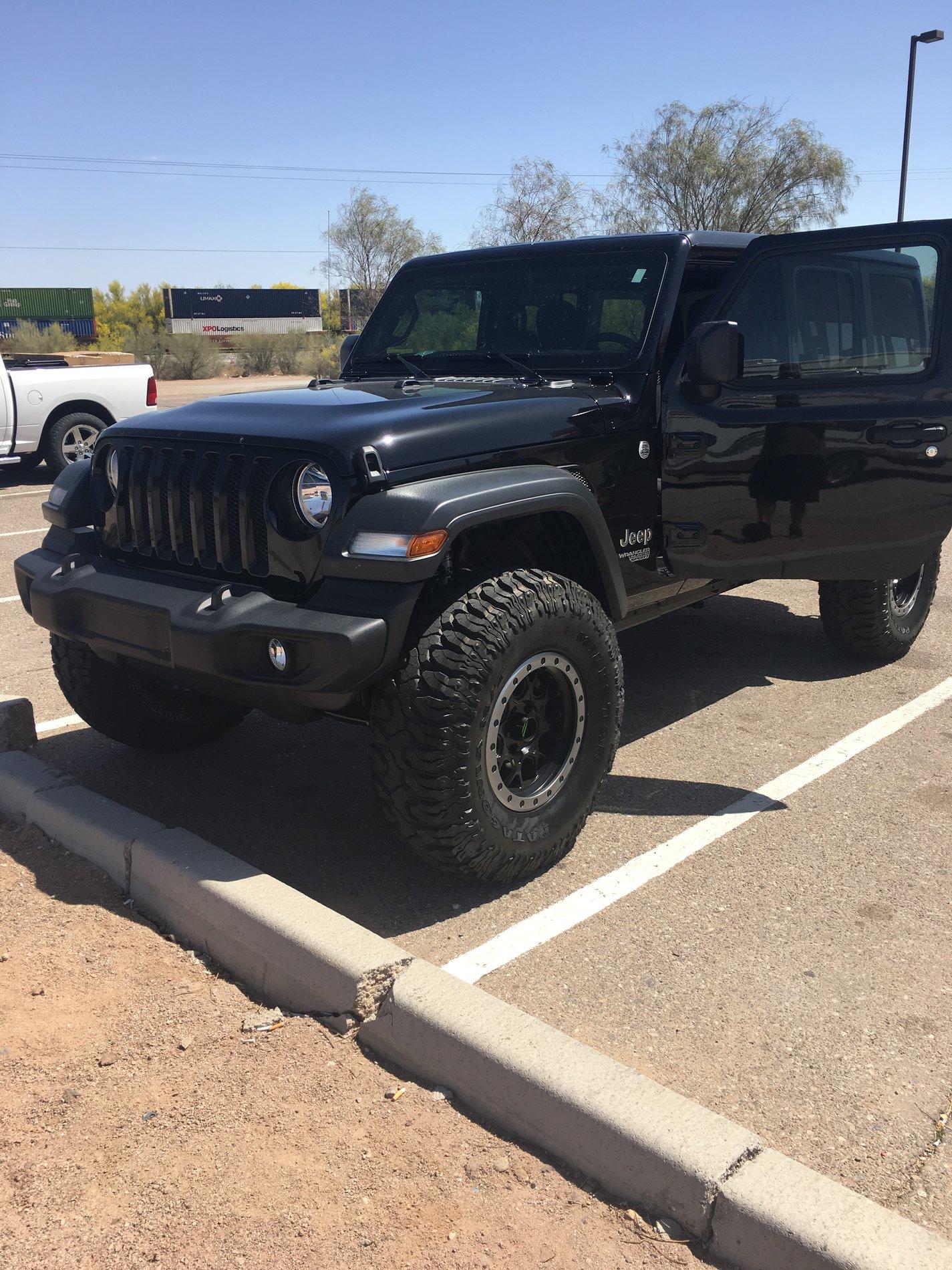 Jeep Wrangler JL Sport S or Rubicon? E5064F77-AE5F-42A1-A726-AF0F019AB817