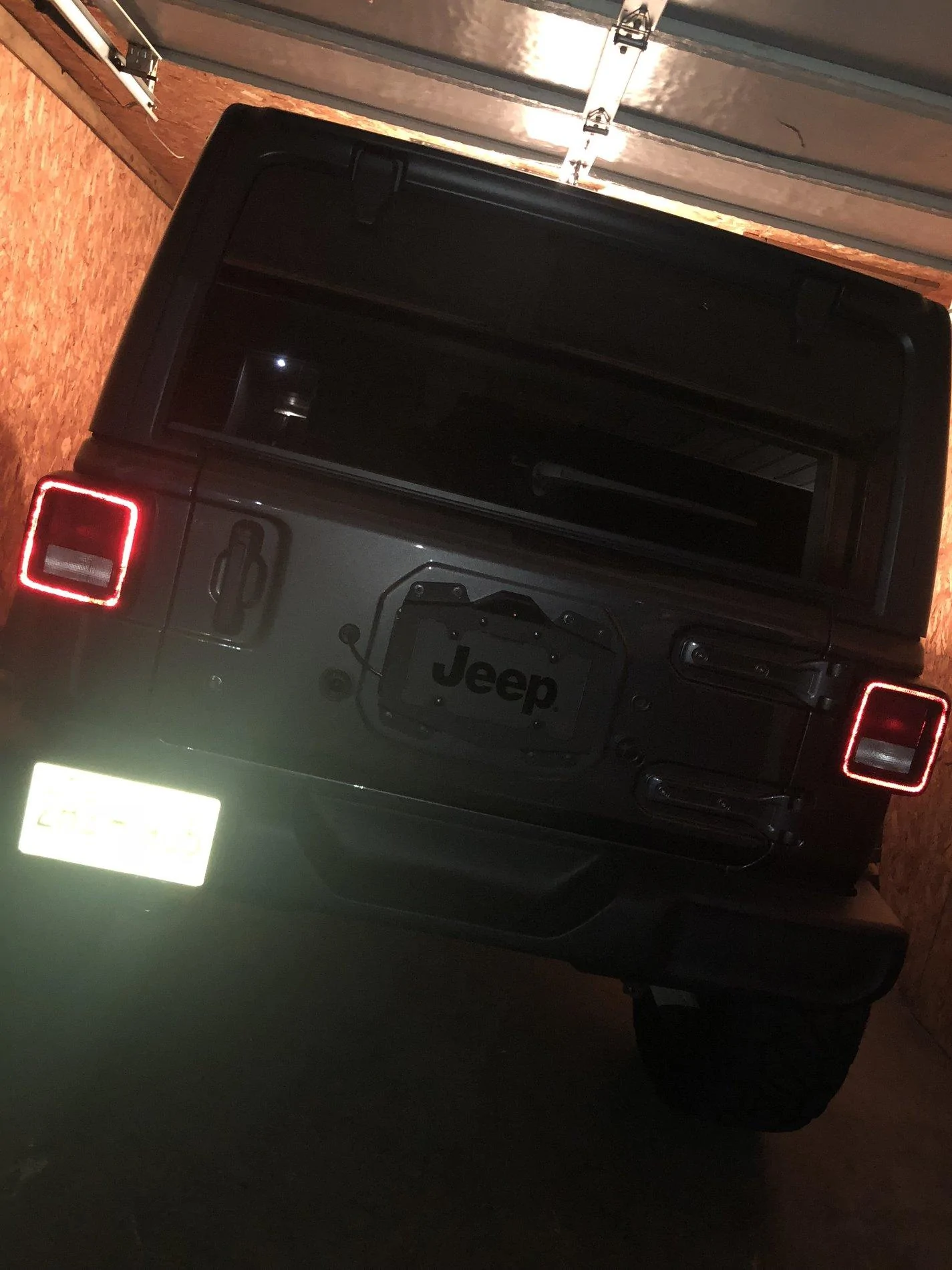 Jeep Wrangler JL JLUR without the spare? 532AD22B-3D3E-4655-997C-8DA02663B415