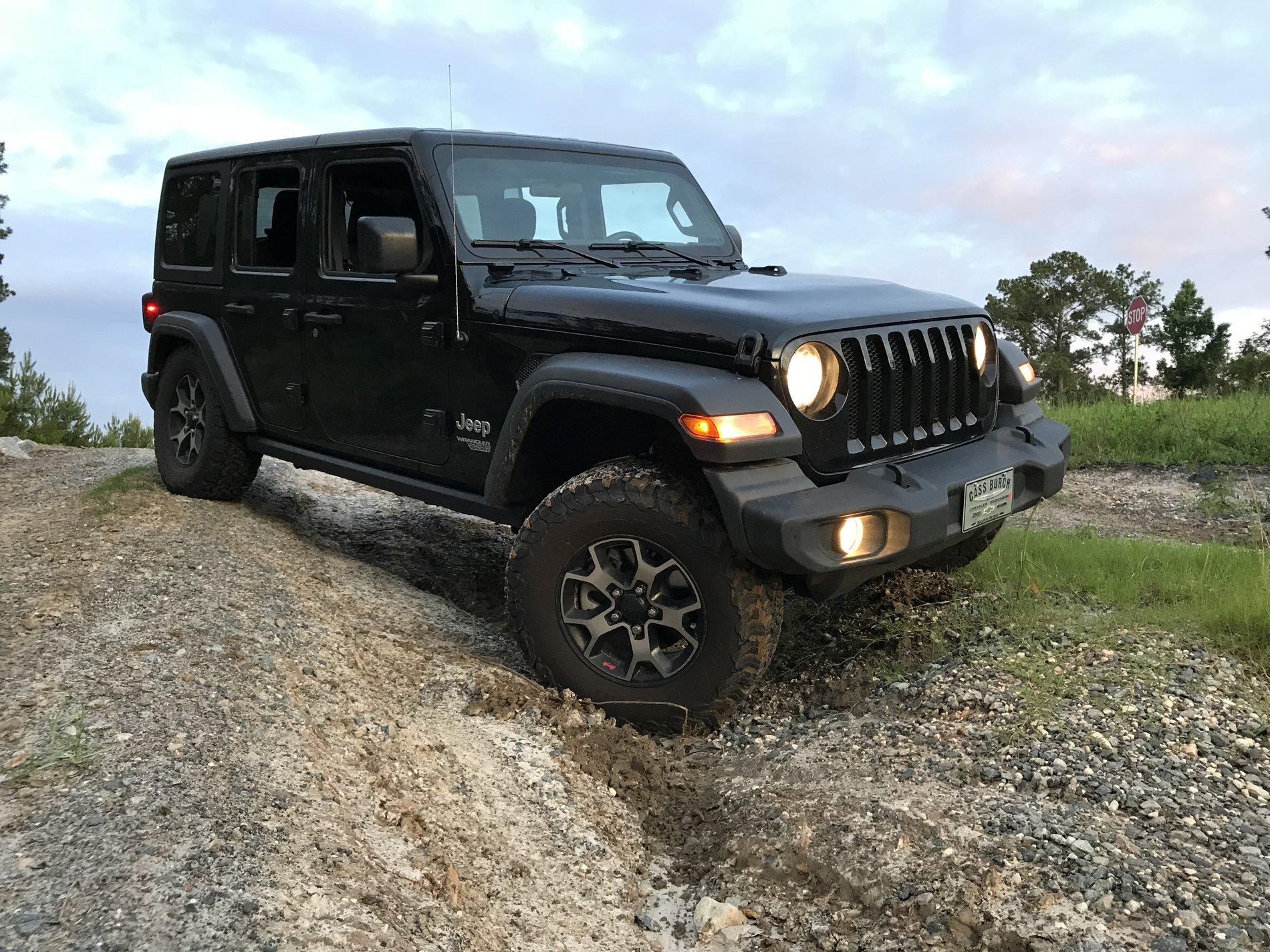 Jeep Wrangler JL Black JLU Sport with Rubi parts D2275B7F-EBCD-4292-9F12-0826ADB594DA