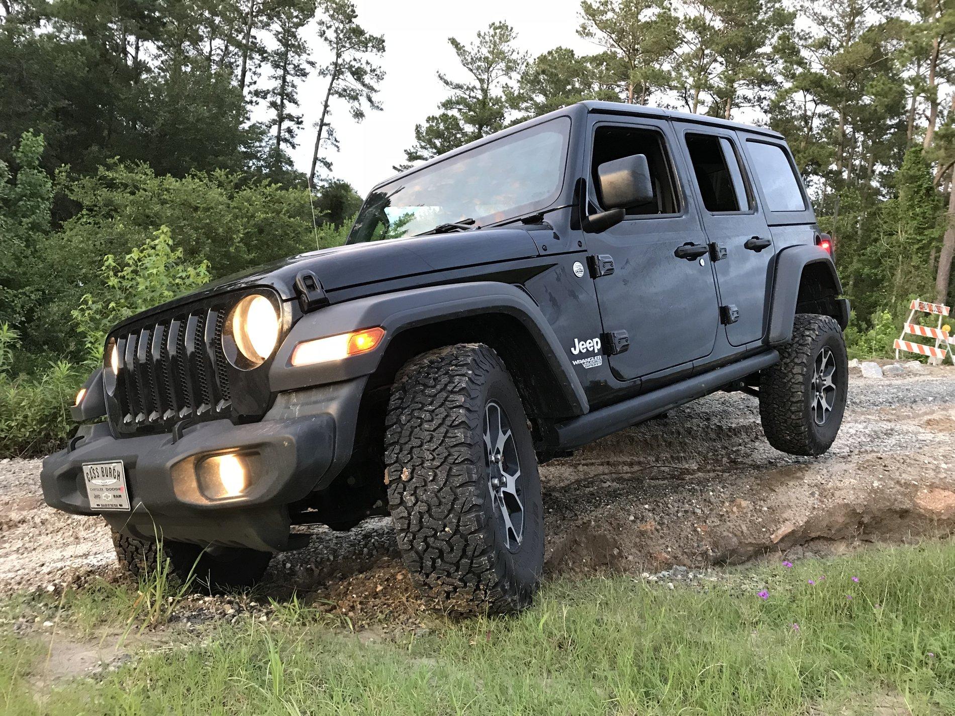 Jeep Wrangler JL Black JLU Sport with Rubi parts C494EA85-7078-4A63-A7BF-52467468543D