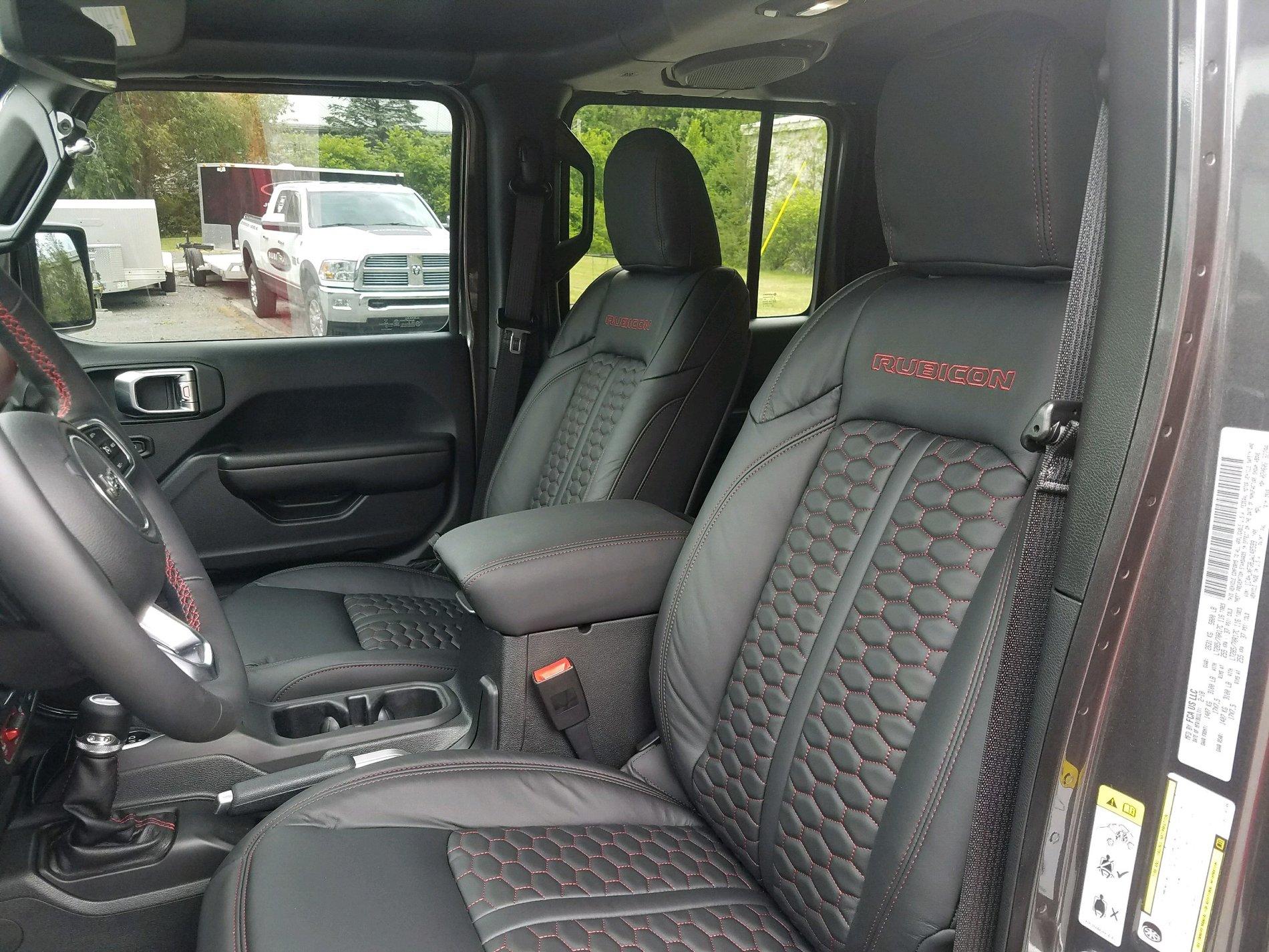 Jeep Wrangler JL Alea Leather FD8FF1B1-B5A8-4029-B8CB-6C8D5864BB57