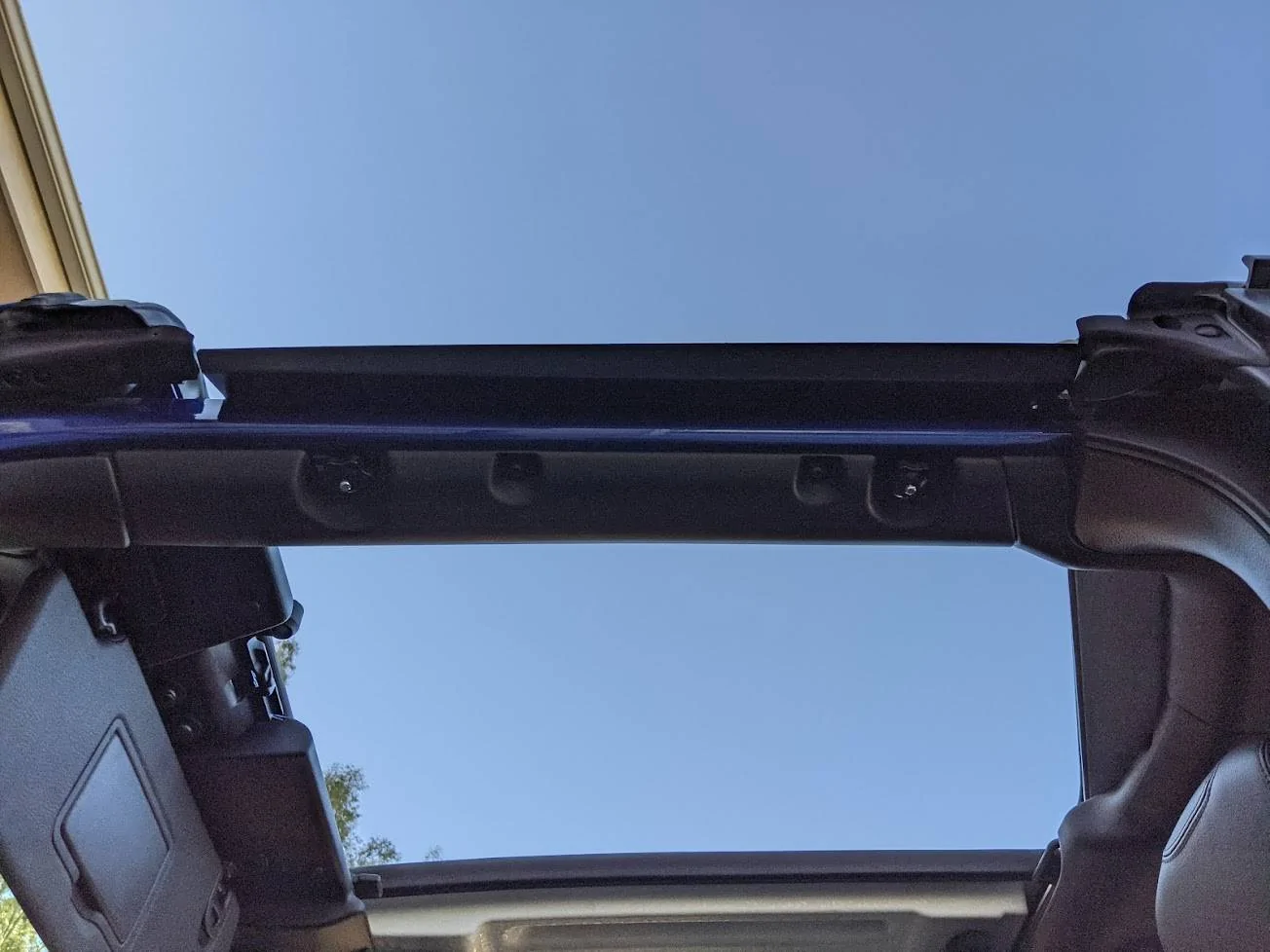 Jeep Wrangler JL Anyone fold down their windshield? PXL_20201128_183441996