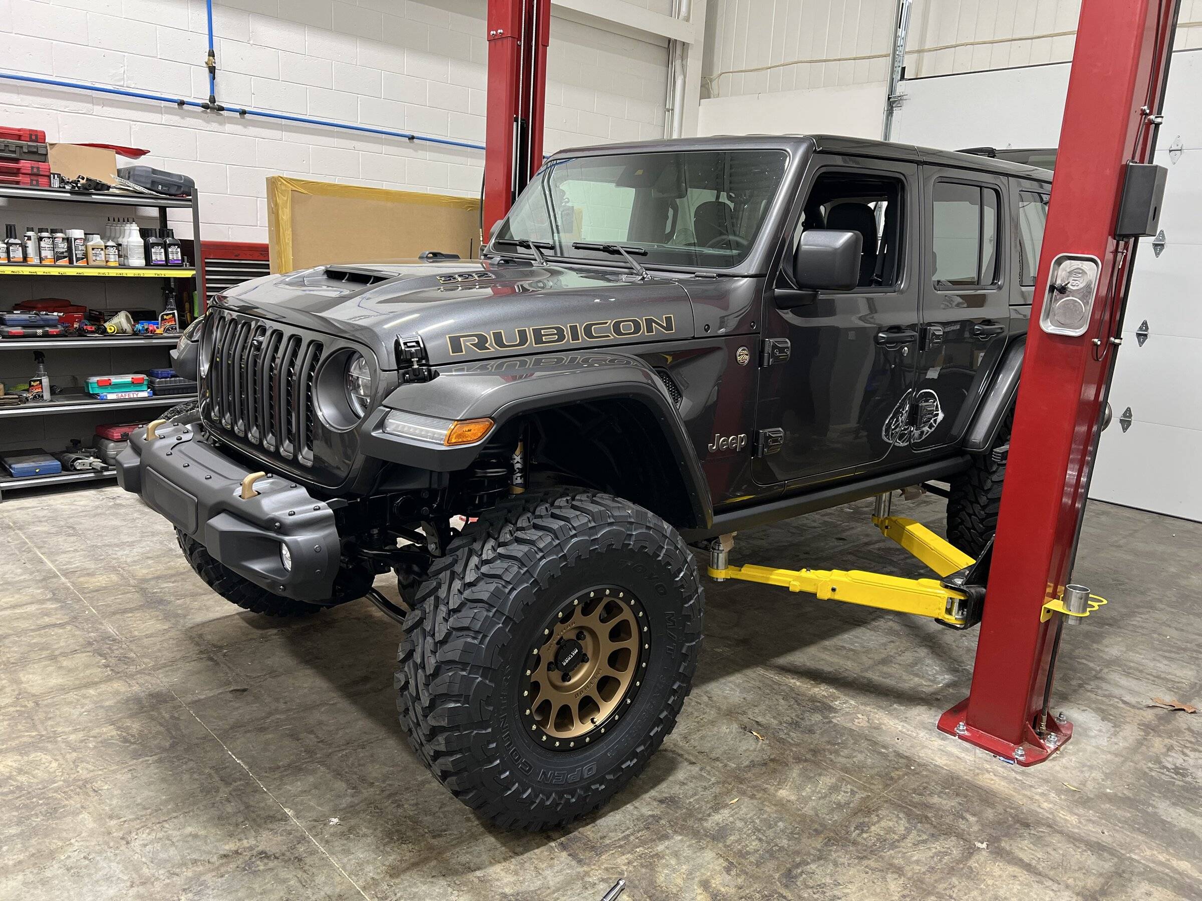 Jeep Wrangler JL Bronze wheels on 392 C18288F5-8E82-4E5F-B41C-84EE5B1B7D9F