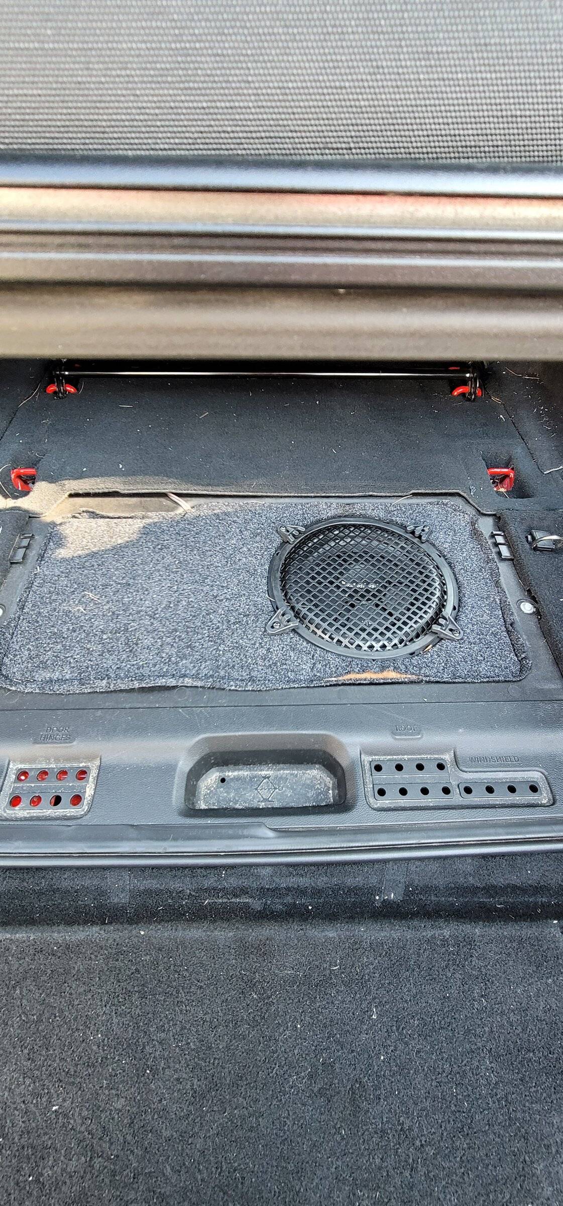 Jeep Wrangler JL Subwoofer enclosure 20210730_175548