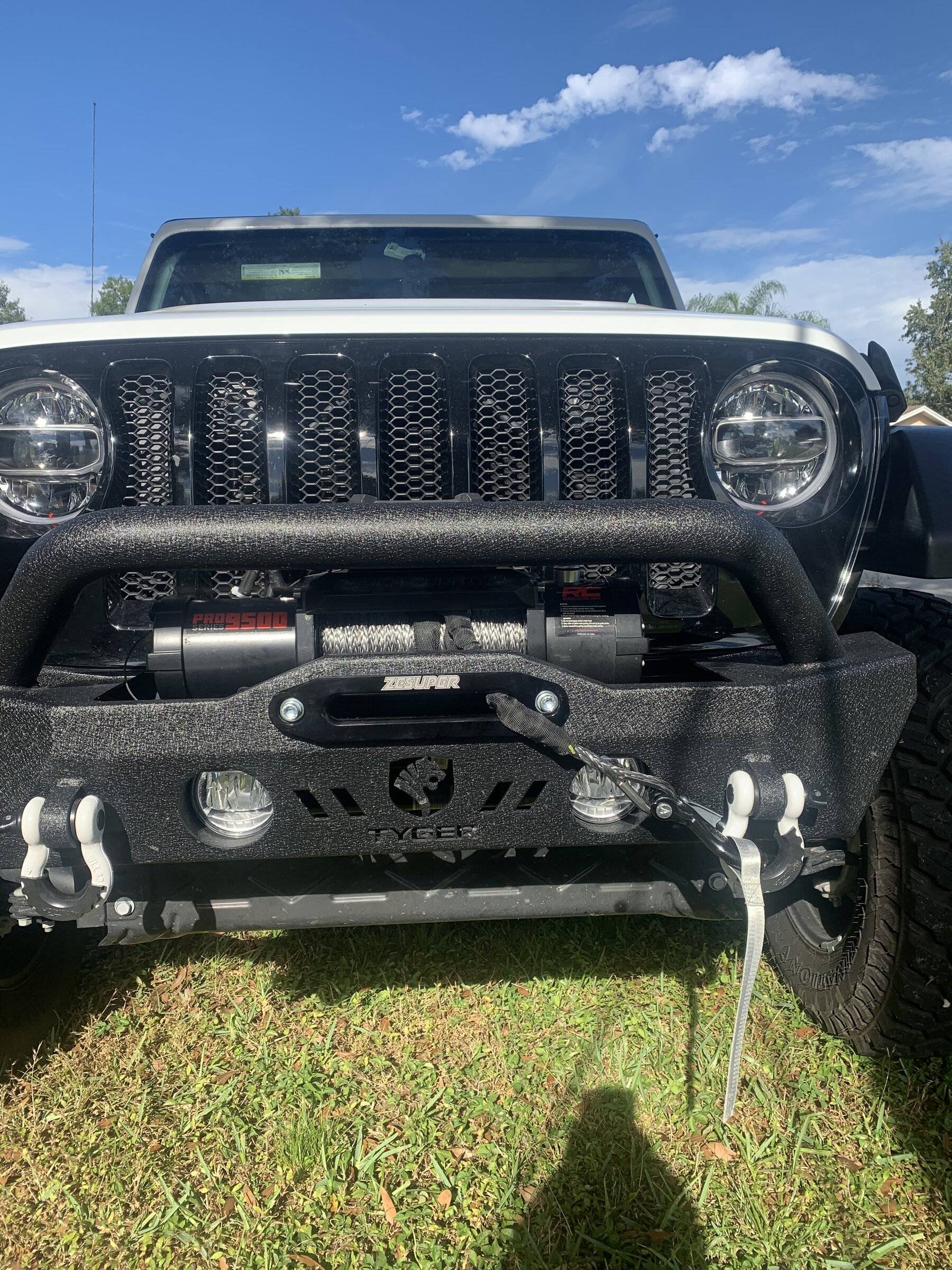 Jeep Wrangler JL Winch mounting on top vs inside bumper 354057A0-64A5-4E0E-ADF3-052530B21625