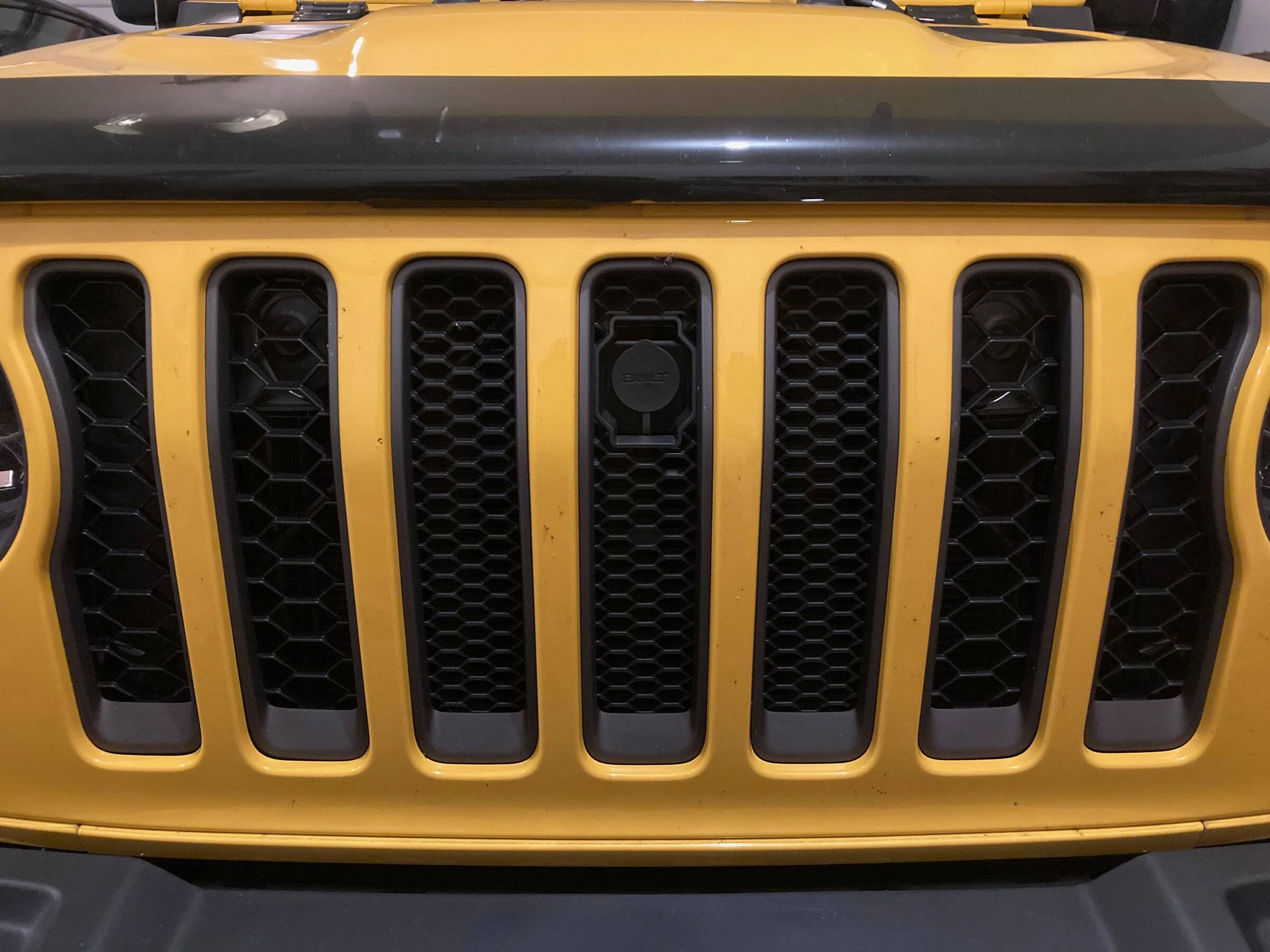 Jeep Wrangler JL Diesel front grille inserts question IMG_3900