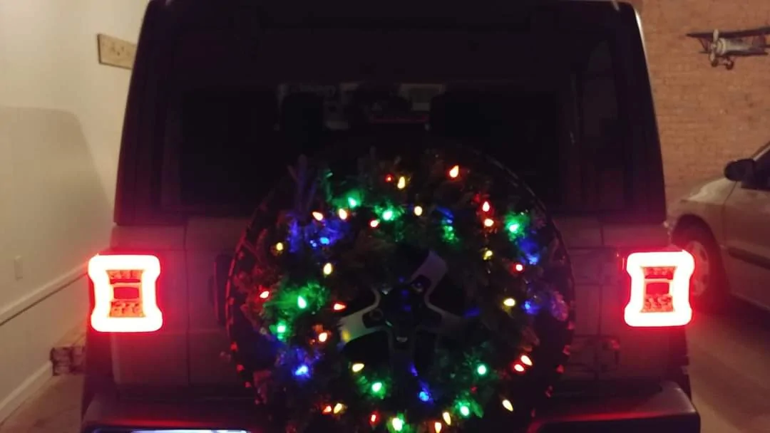 Jeep Wrangler JL christmas lighting FB_IMG_1639107297468
