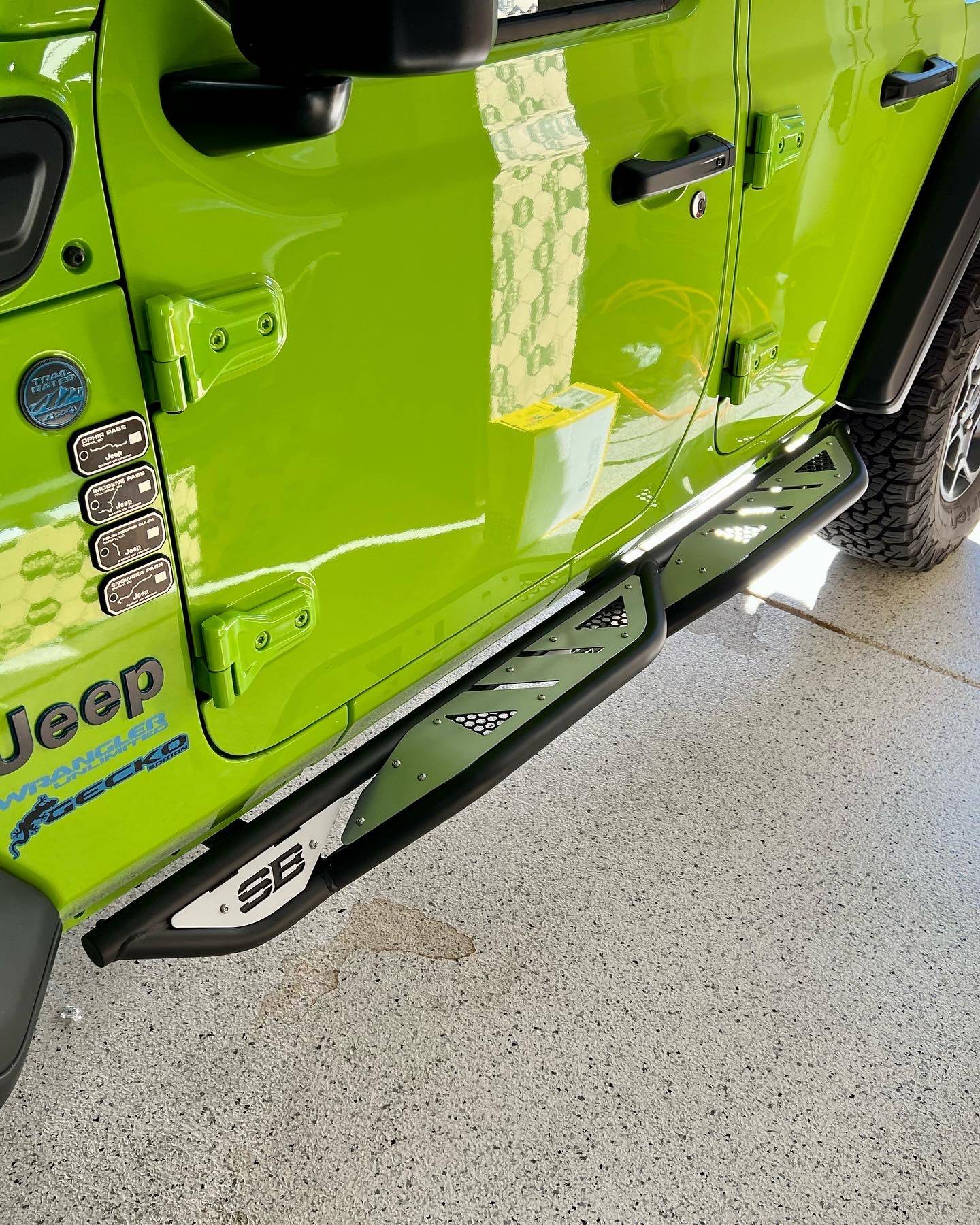 Jeep Wrangler JL Smittybilt Apollo Slider/Steps 965DD4DD-657A-4F2C-826A-08D1649A931F