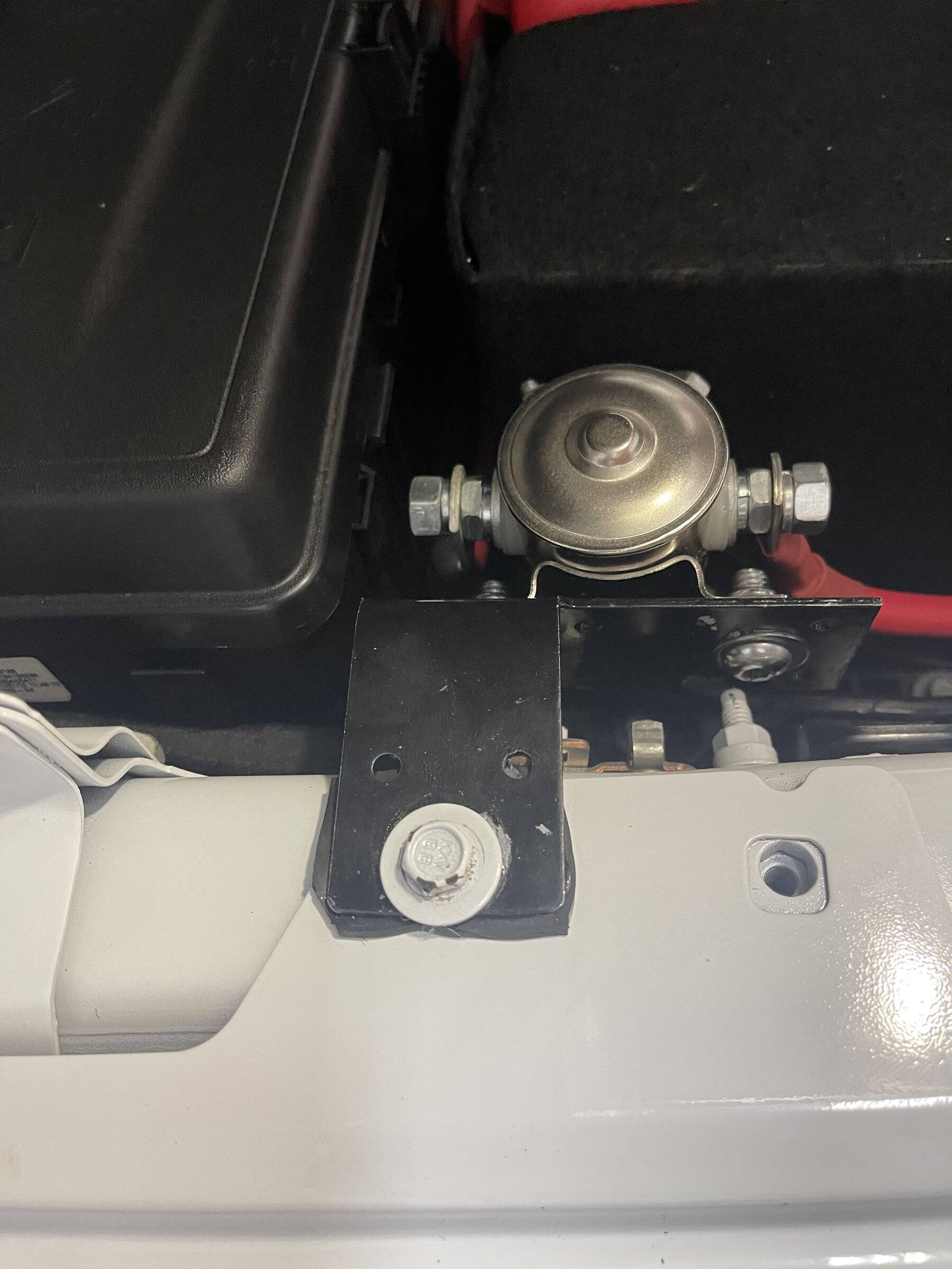 Jeep Wrangler JL Winch disconnect switch location? D6DFBA6D-866A-483D-9ECE-925139D85E79