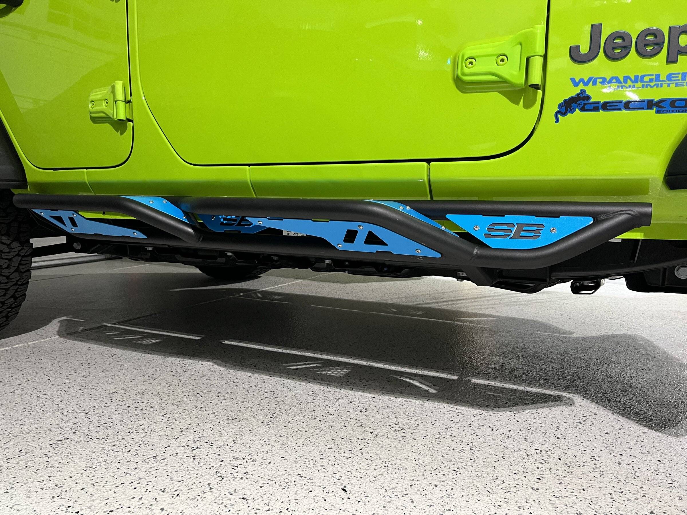 Jeep Wrangler JL Smittybilt Apollo Slider/Steps 9A5383C7-FB45-4837-9684-C086B110FC5D