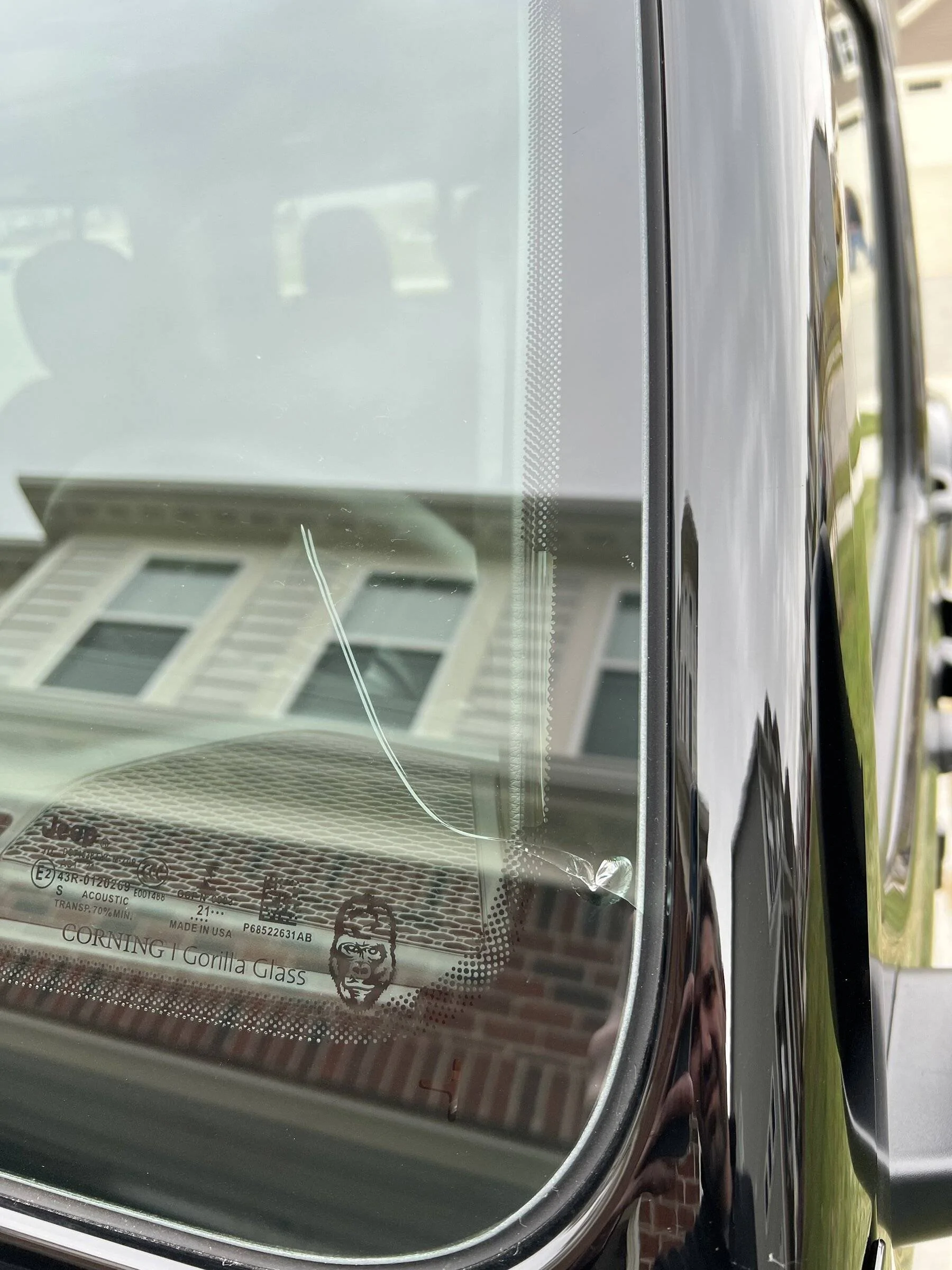 Jeep Wrangler JL Gorilla Glass windshield replacement 0712D94D-898C-4A97-B344-7C77BFFC9E86