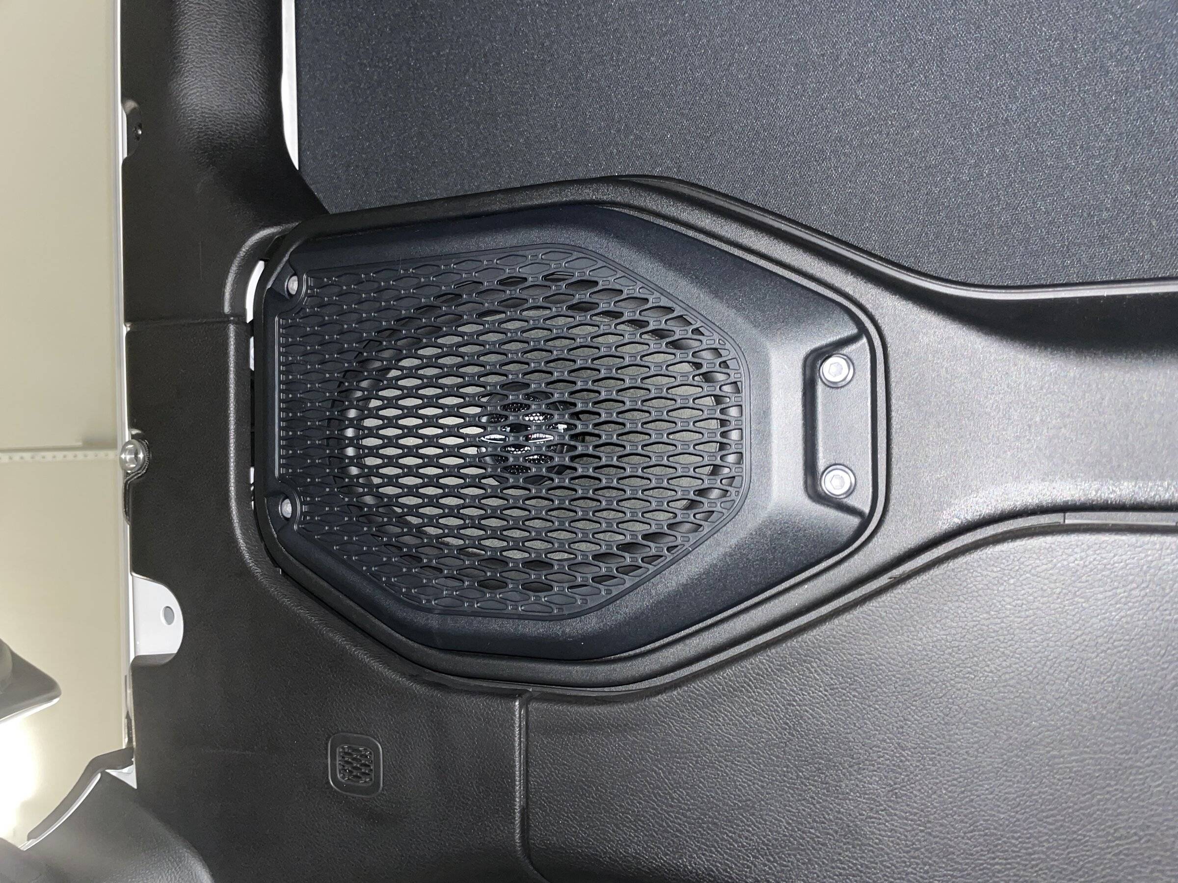 Jeep Wrangler JL Adding an Aftermarket Amp(s) 9036B973-E190-46C1-9B9A-85BE8344B03D
