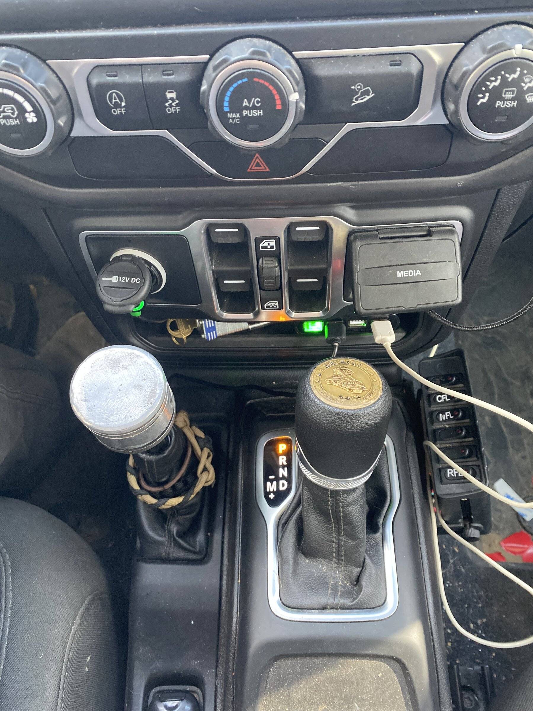 Jeep Wrangler JL Automatic shift knob 27B92A2F-F9A6-4AB3-A79E-A76929F68366